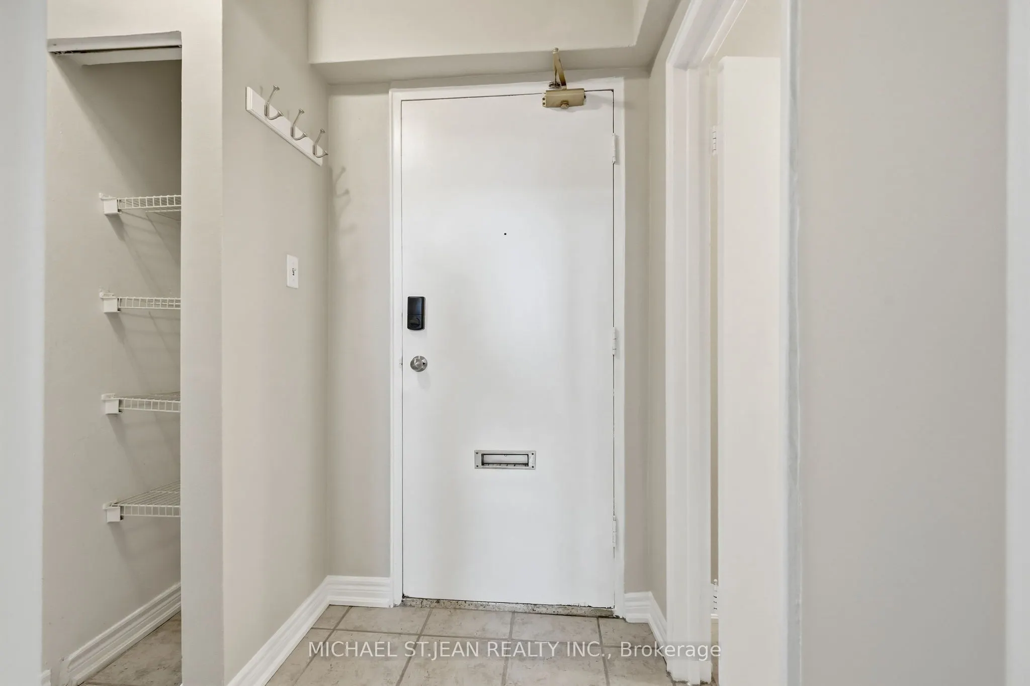 81 Charlton Avenue E #904