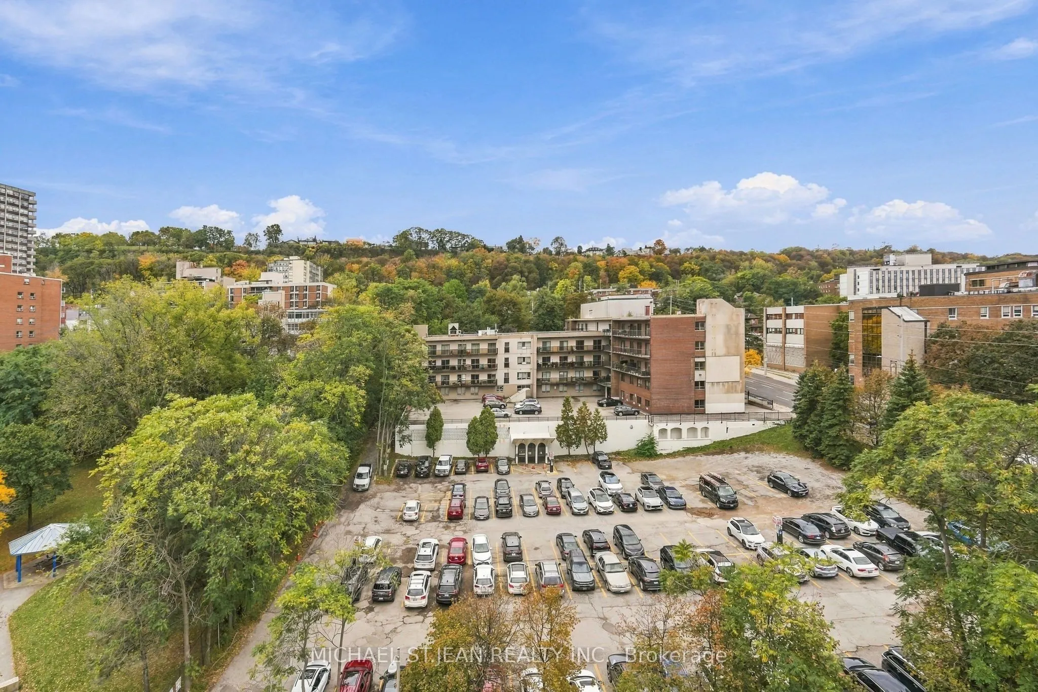 81 Charlton Avenue E #904