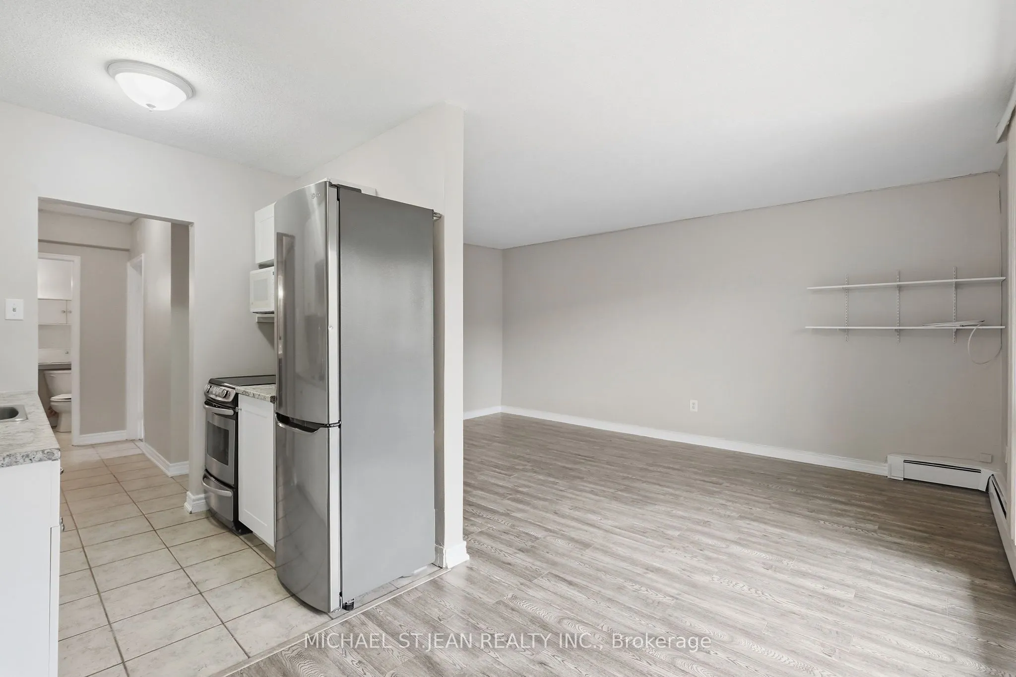 81 Charlton Avenue E #904