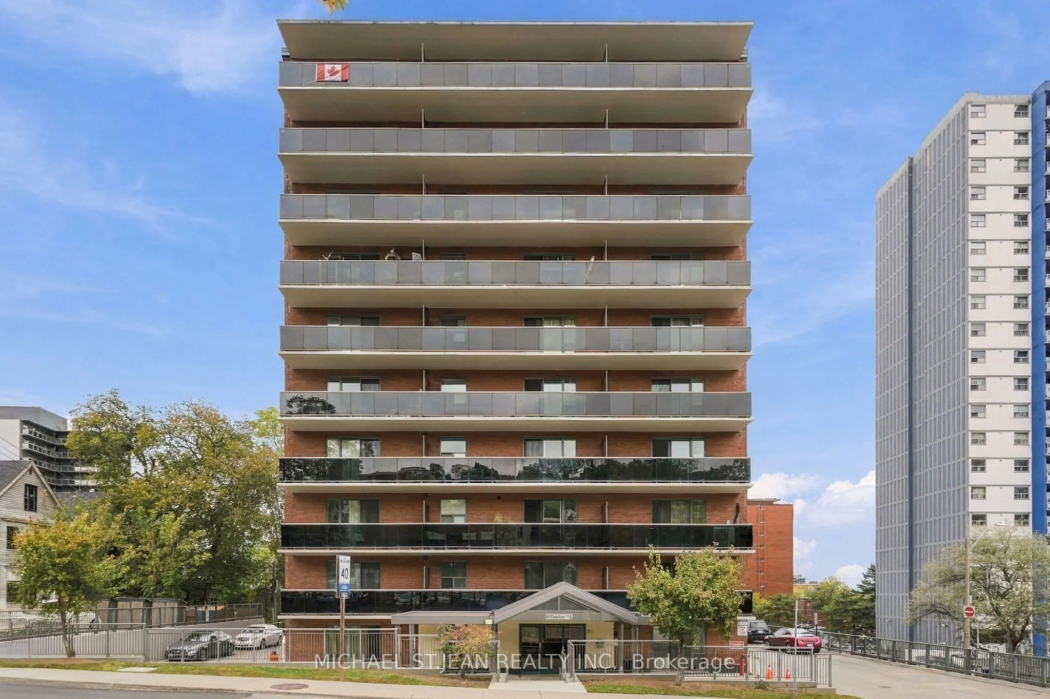 81 Charlton Avenue E #904