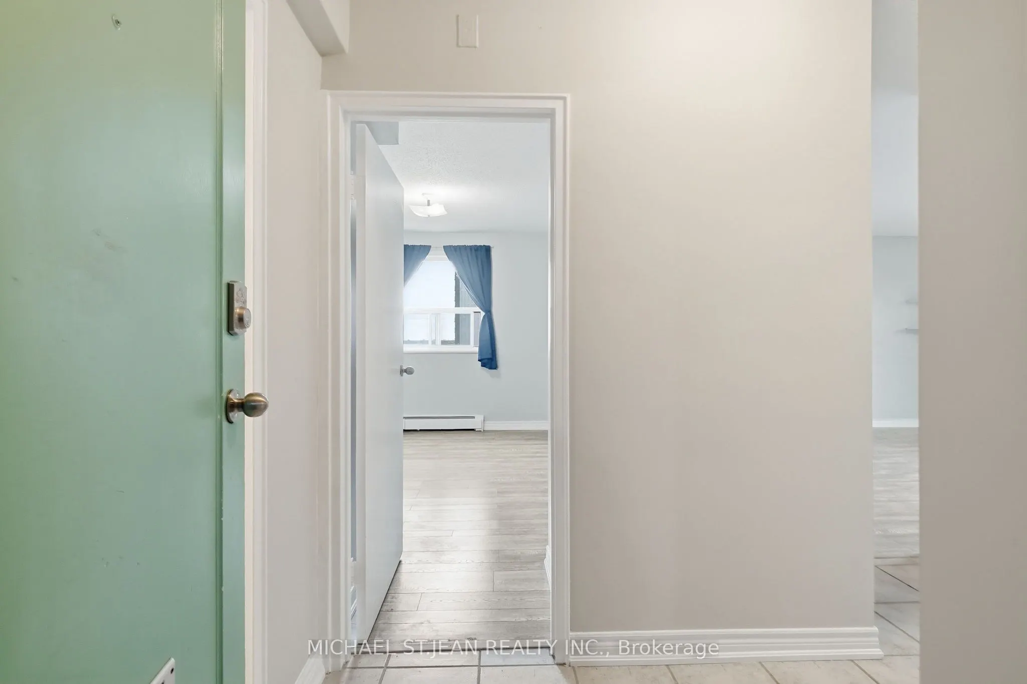 81 Charlton Avenue E #904