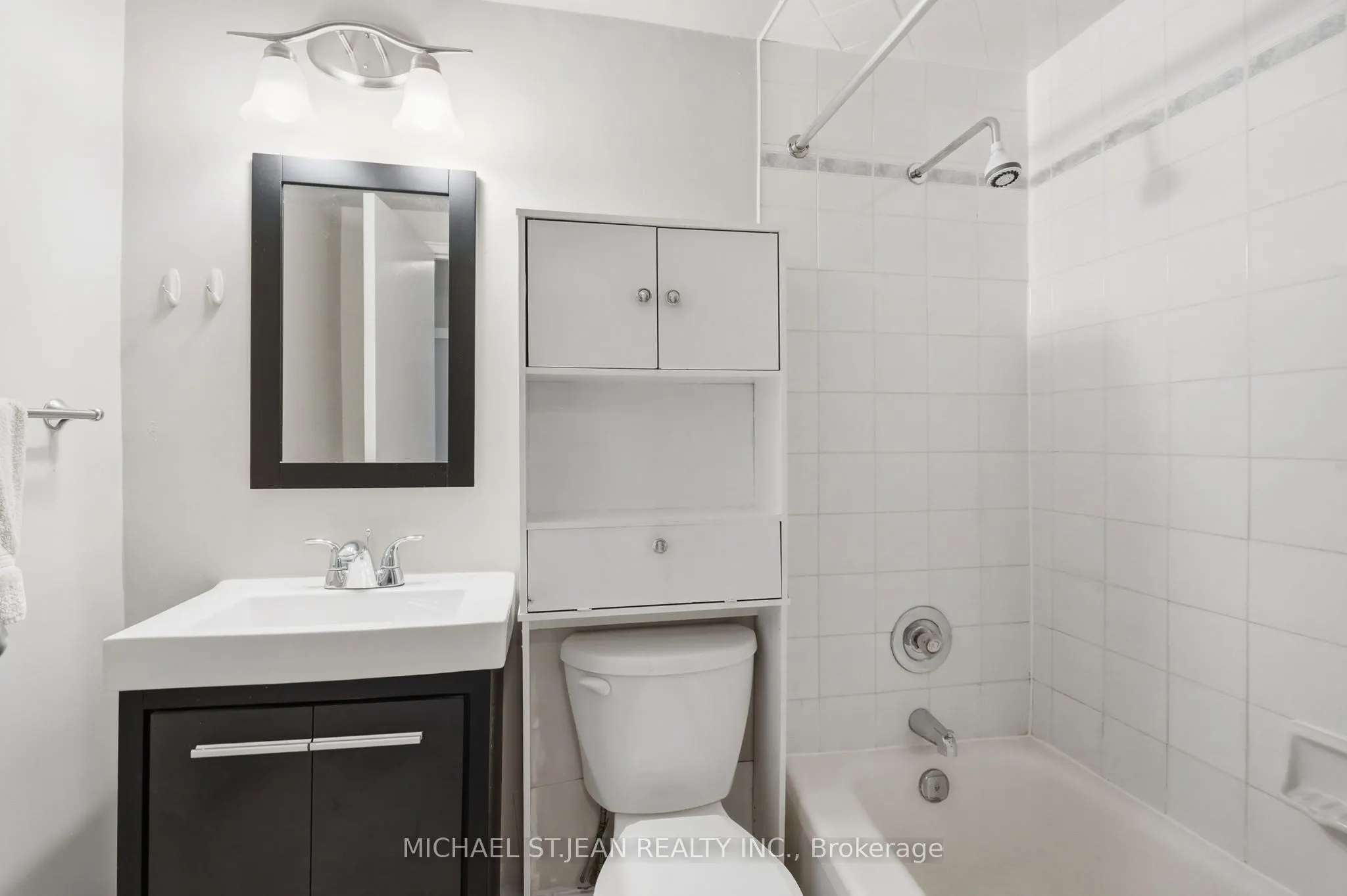 81 Charlton Avenue E #904