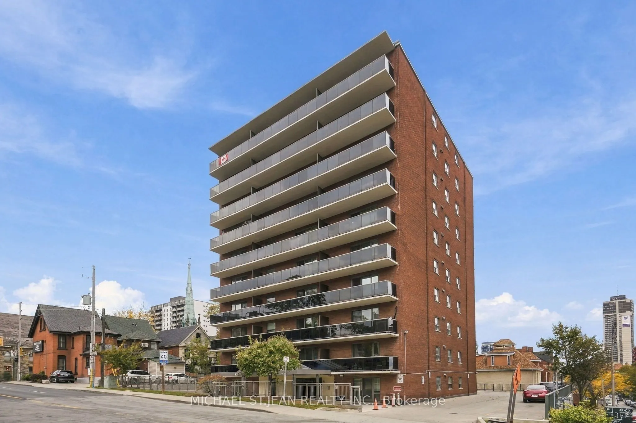 81 Charlton Avenue E #904
