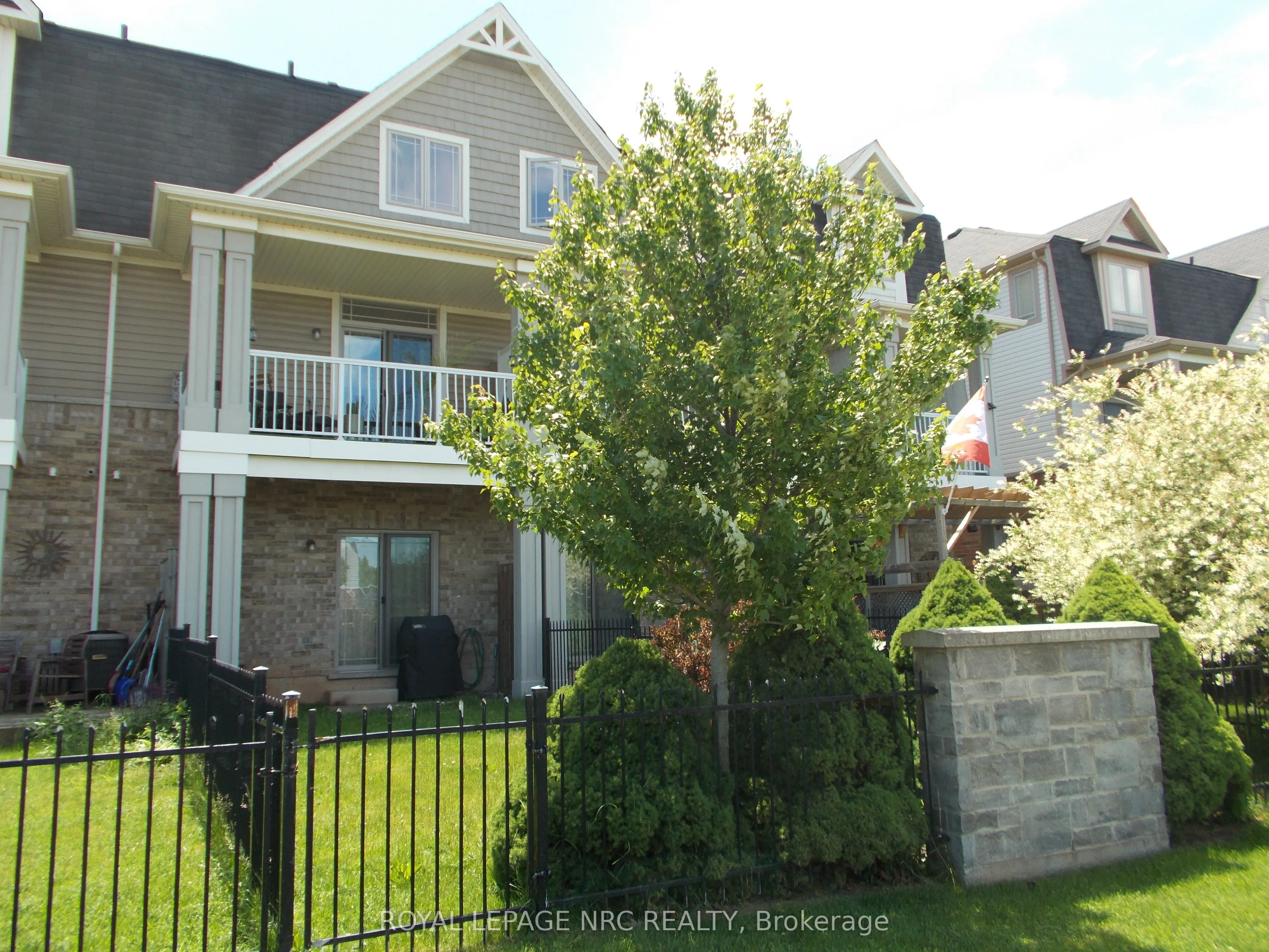 8 Hemlock Way #6