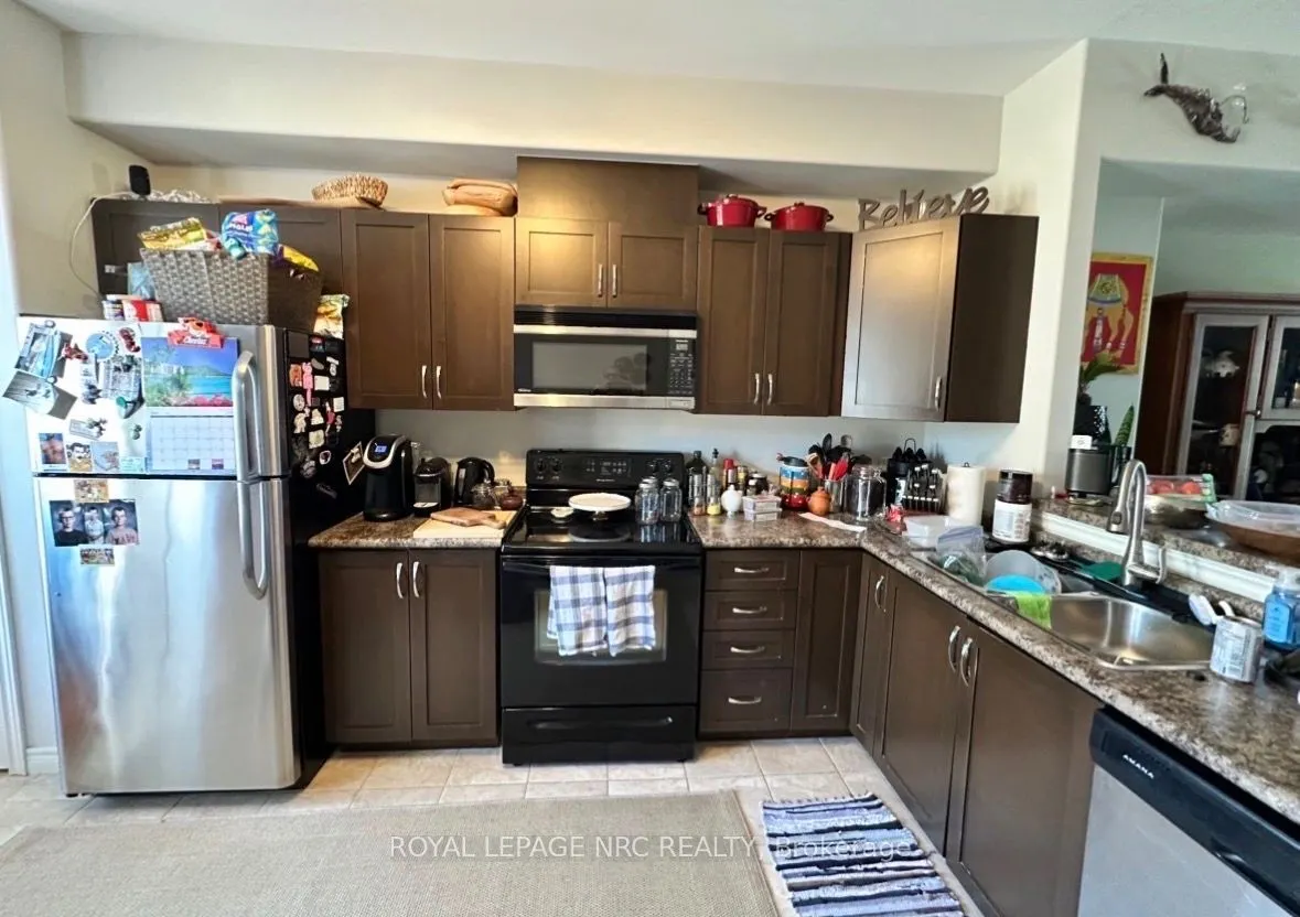 8 Hemlock Way #6