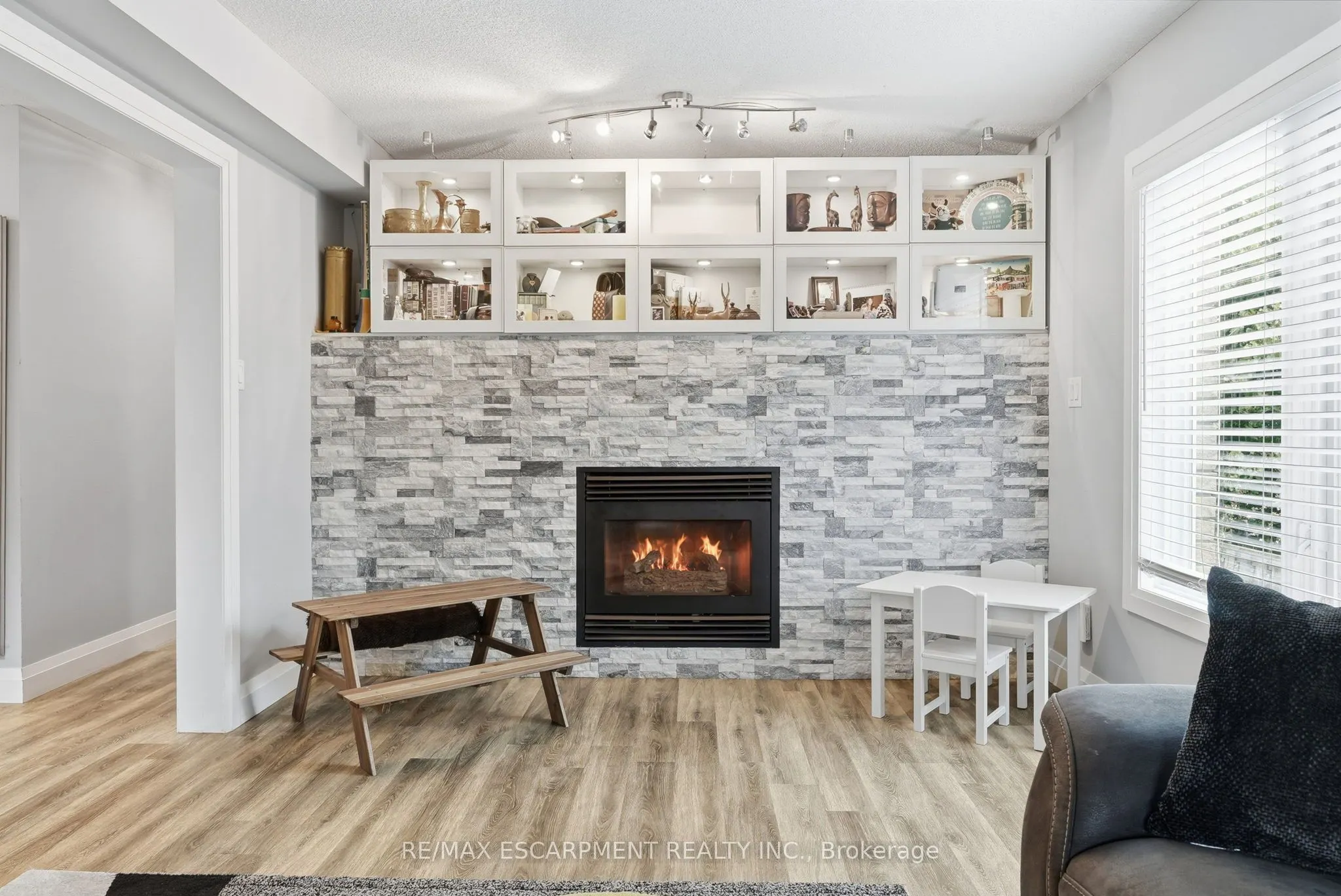 231 PARKSIDE Drive