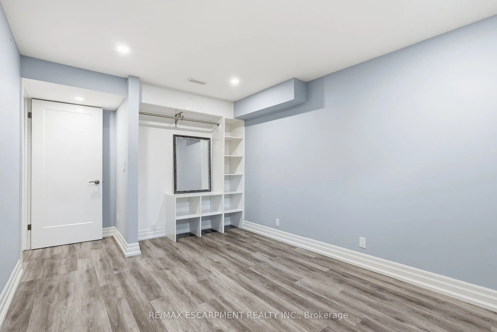 231 PARKSIDE Drive