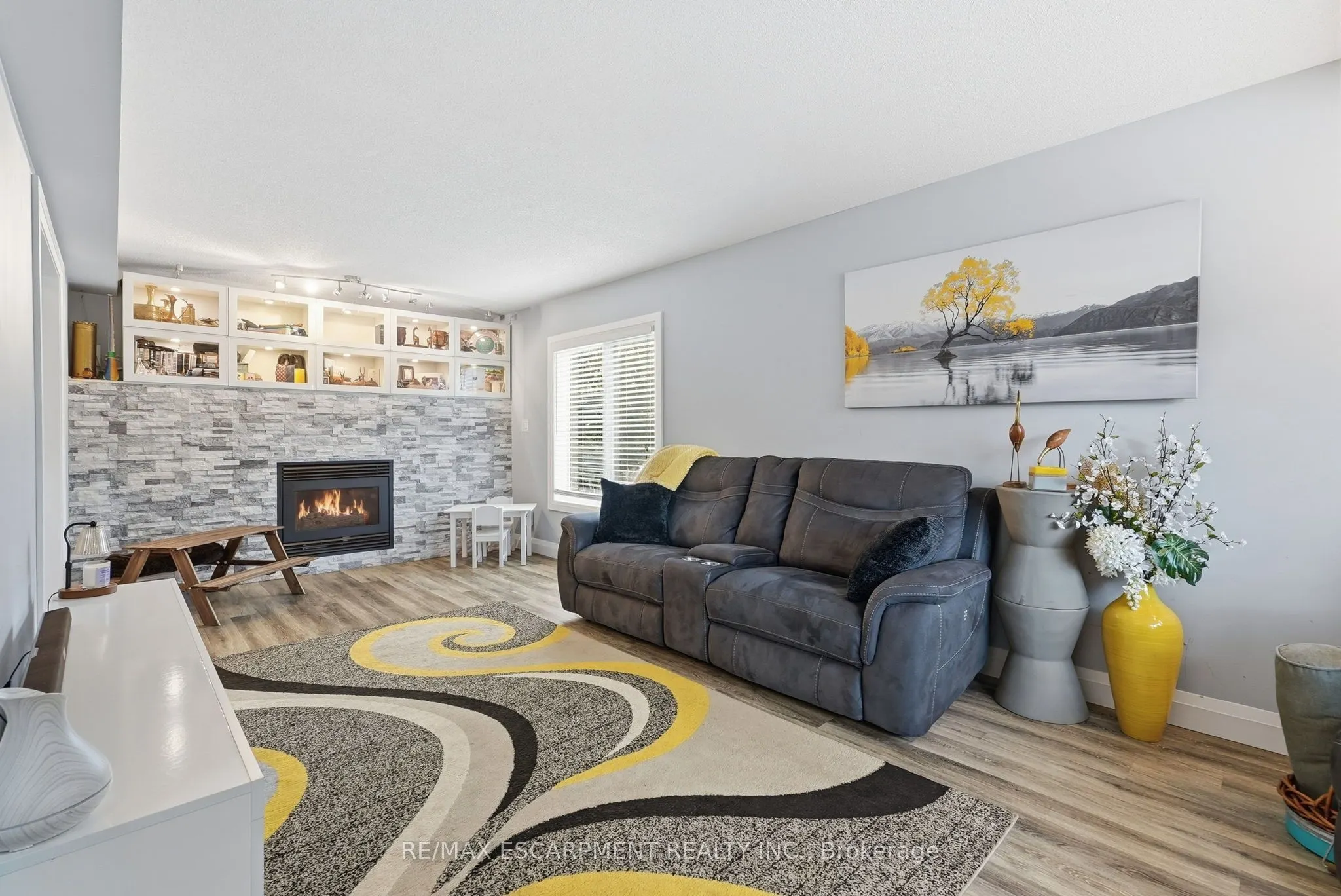 231 PARKSIDE Drive