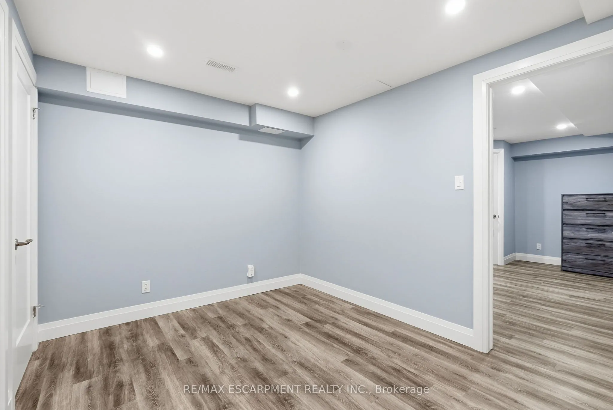 231 PARKSIDE Drive