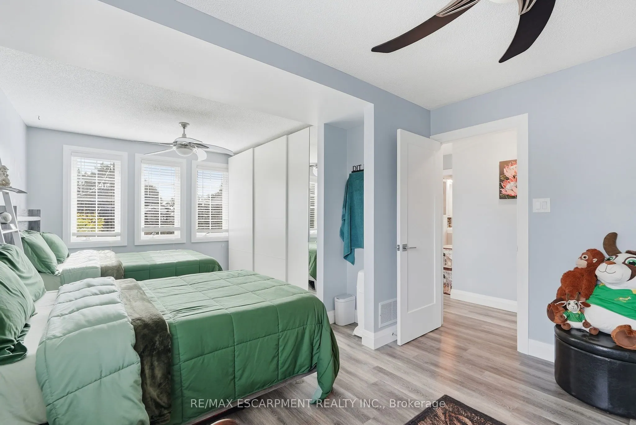 231 PARKSIDE Drive