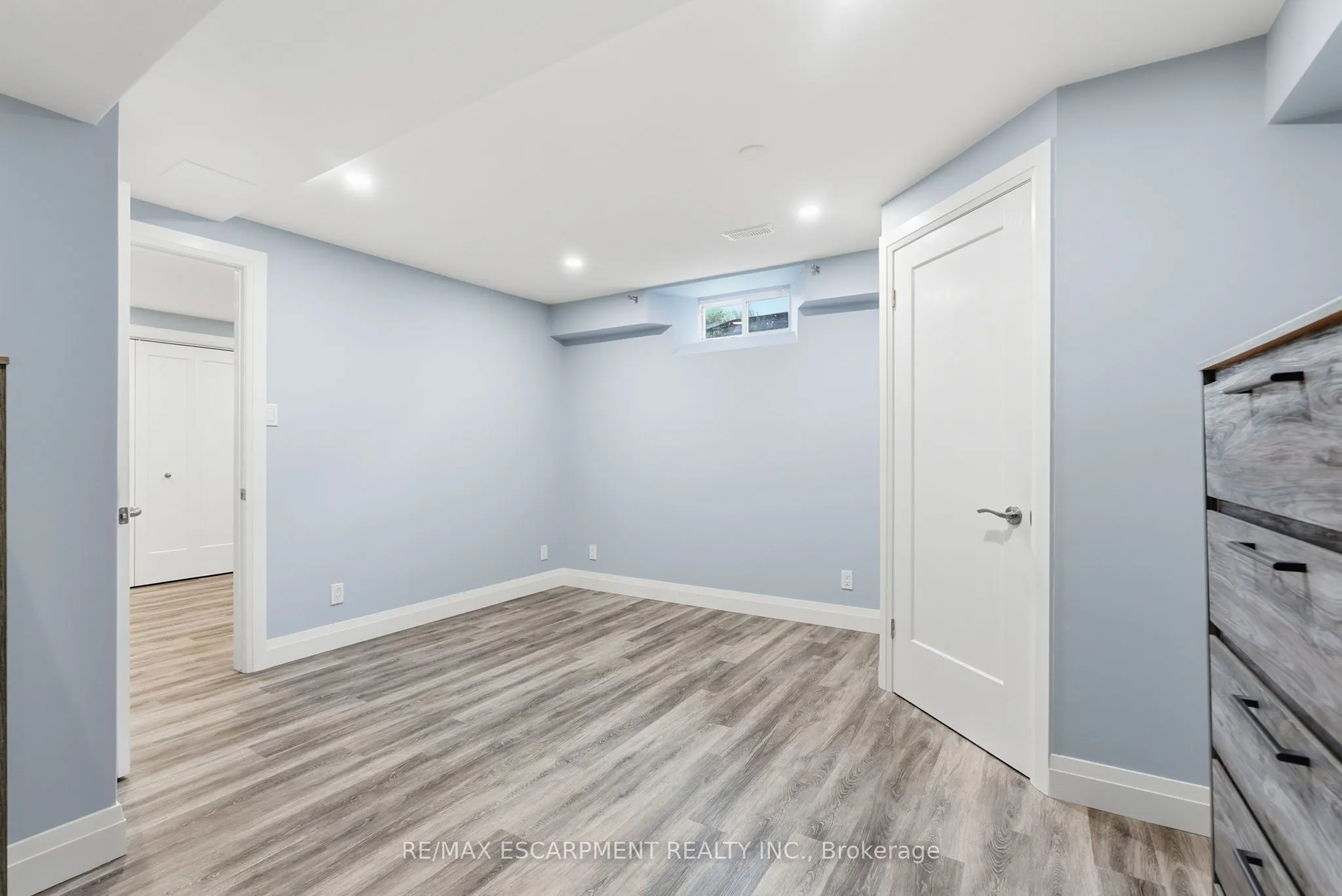 231 PARKSIDE Drive
