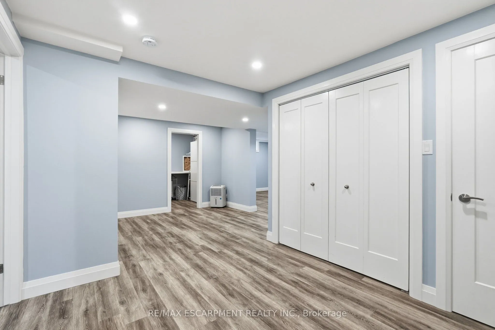 231 PARKSIDE Drive