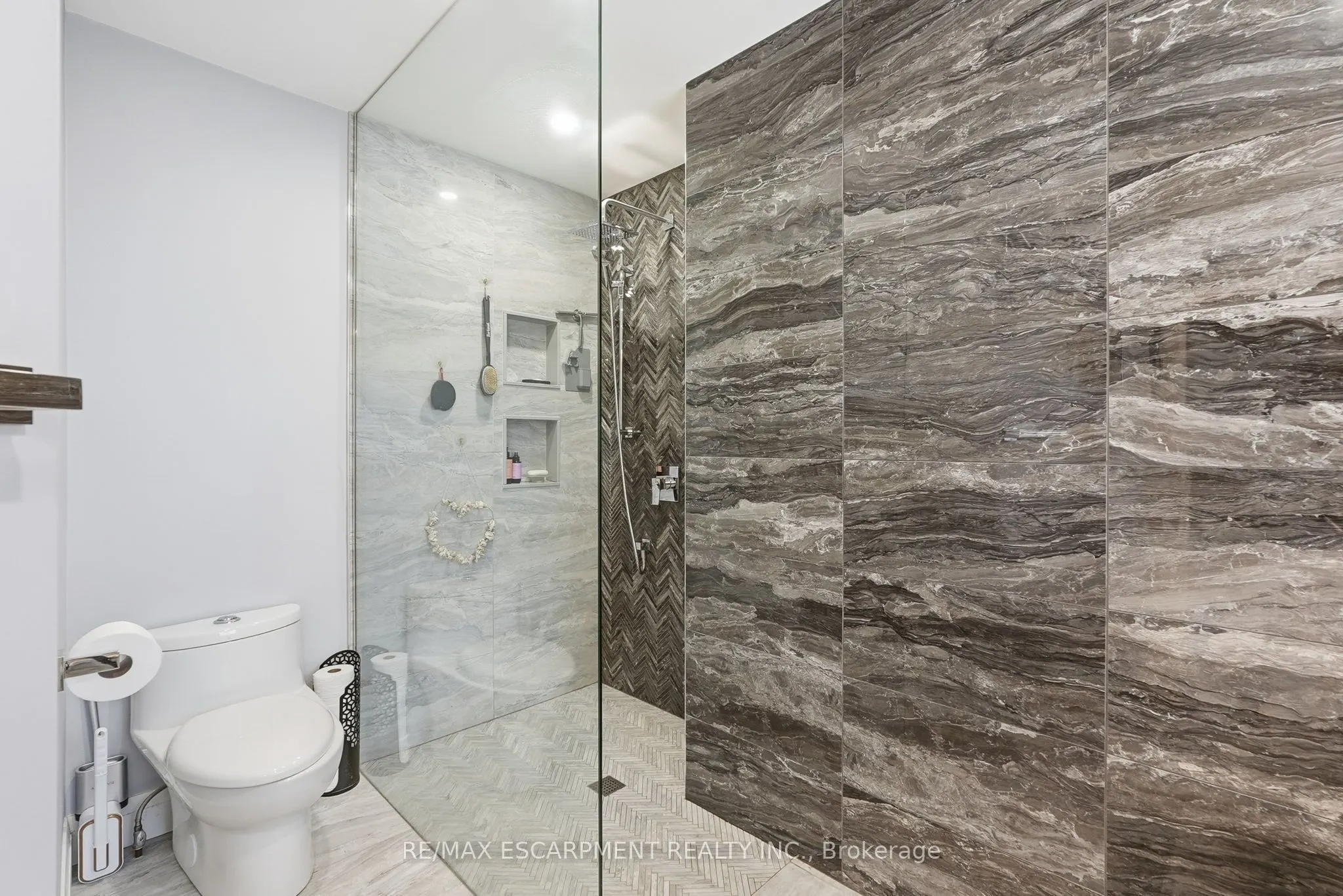 231 PARKSIDE Drive