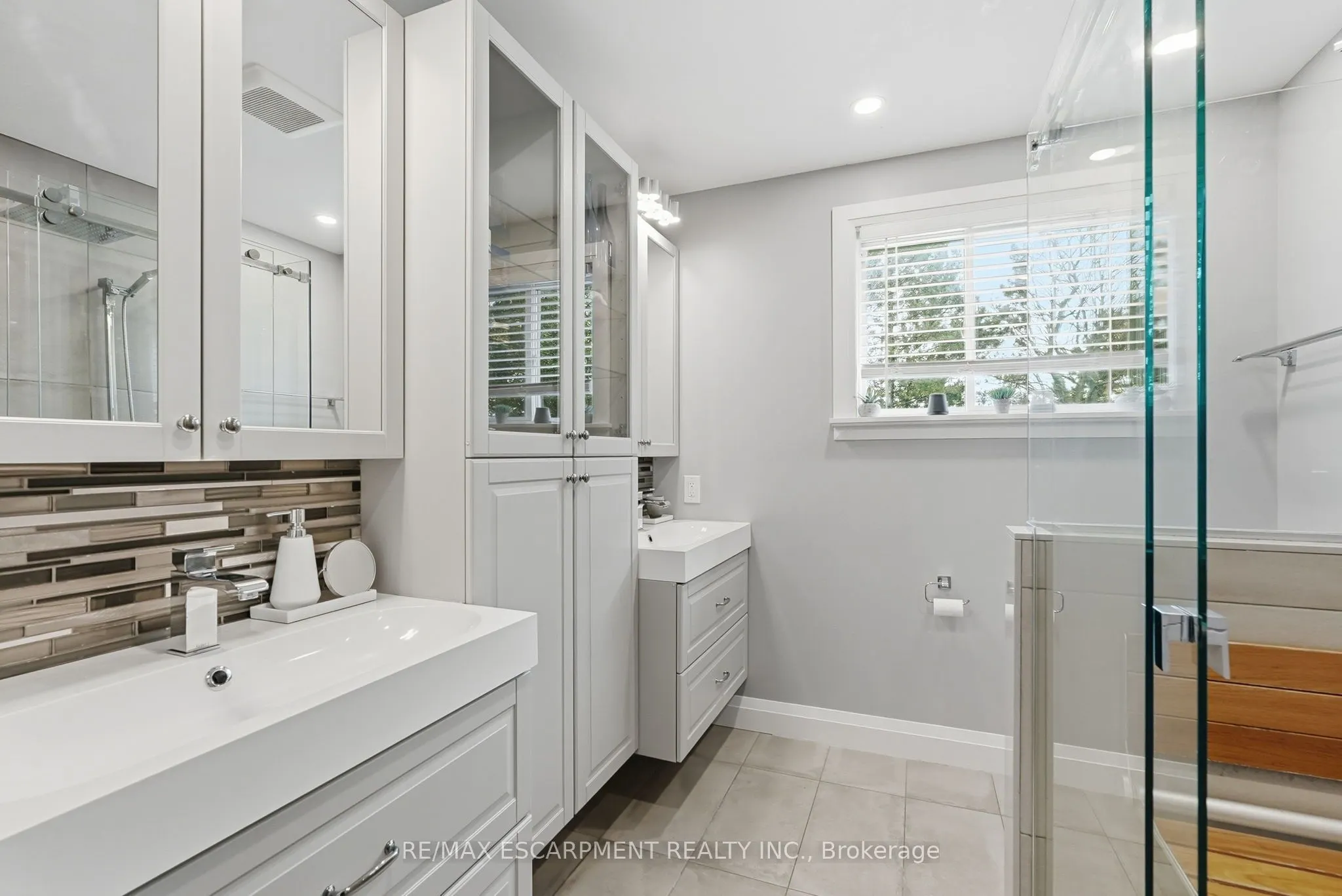 231 PARKSIDE Drive