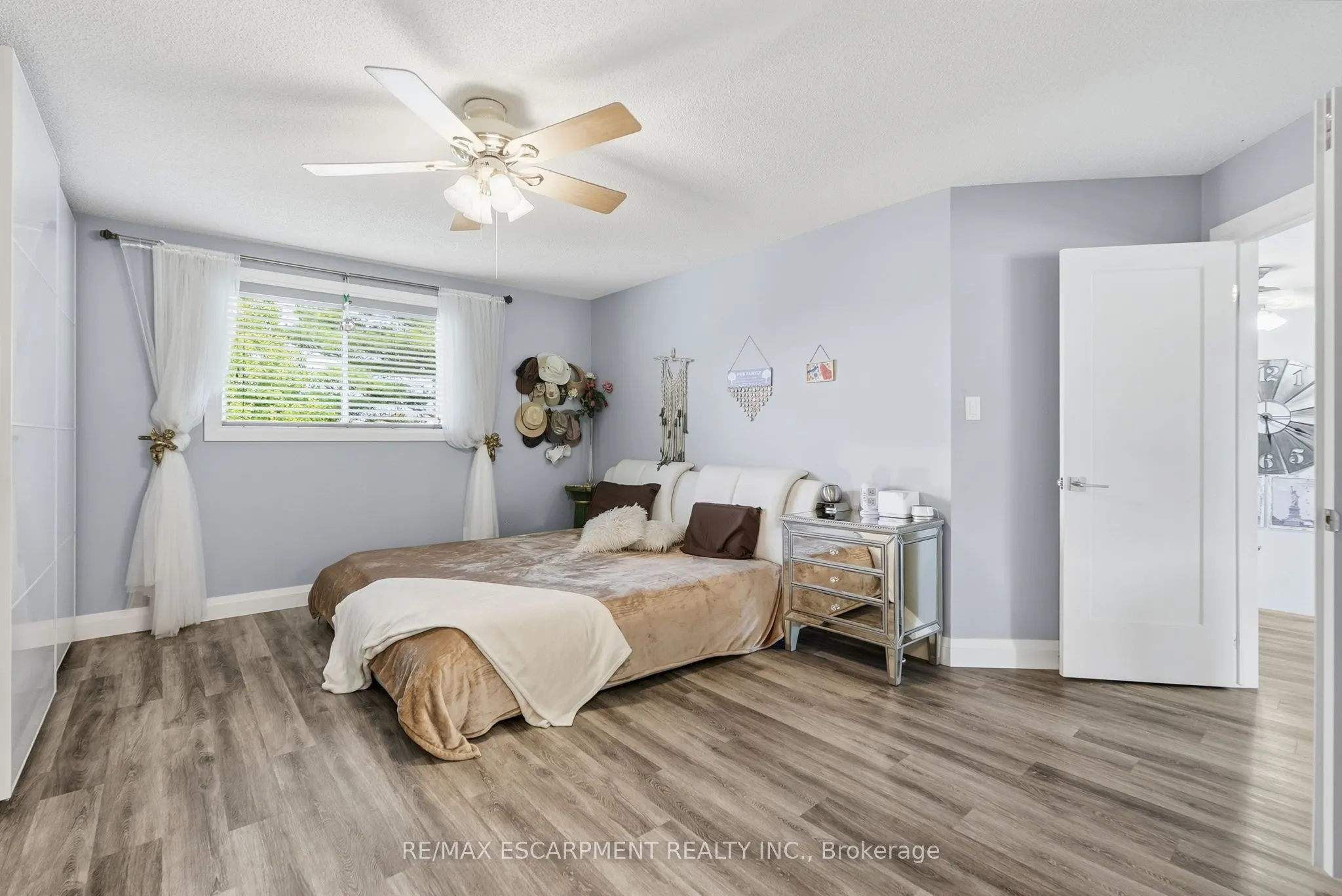231 PARKSIDE Drive