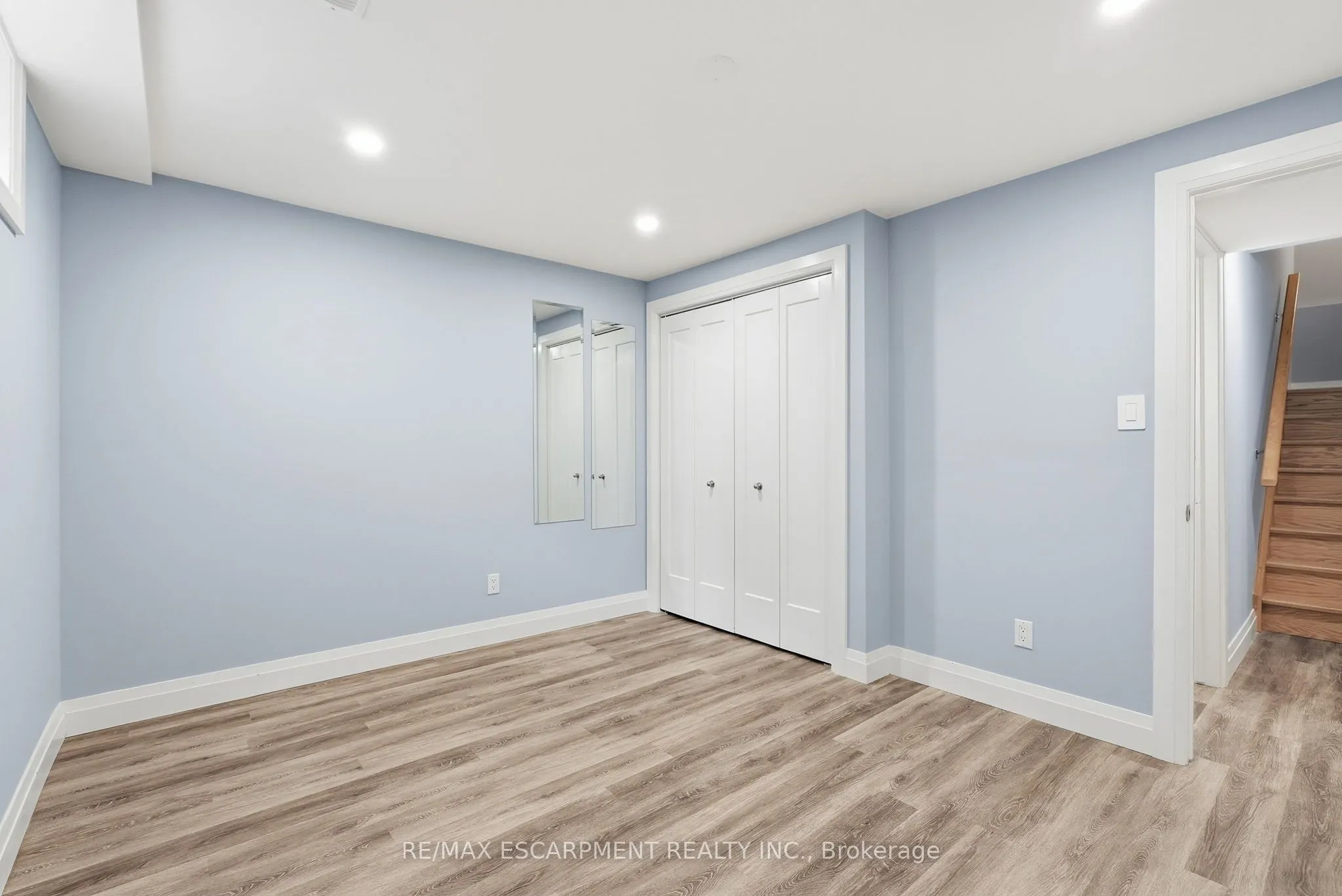 231 PARKSIDE Drive