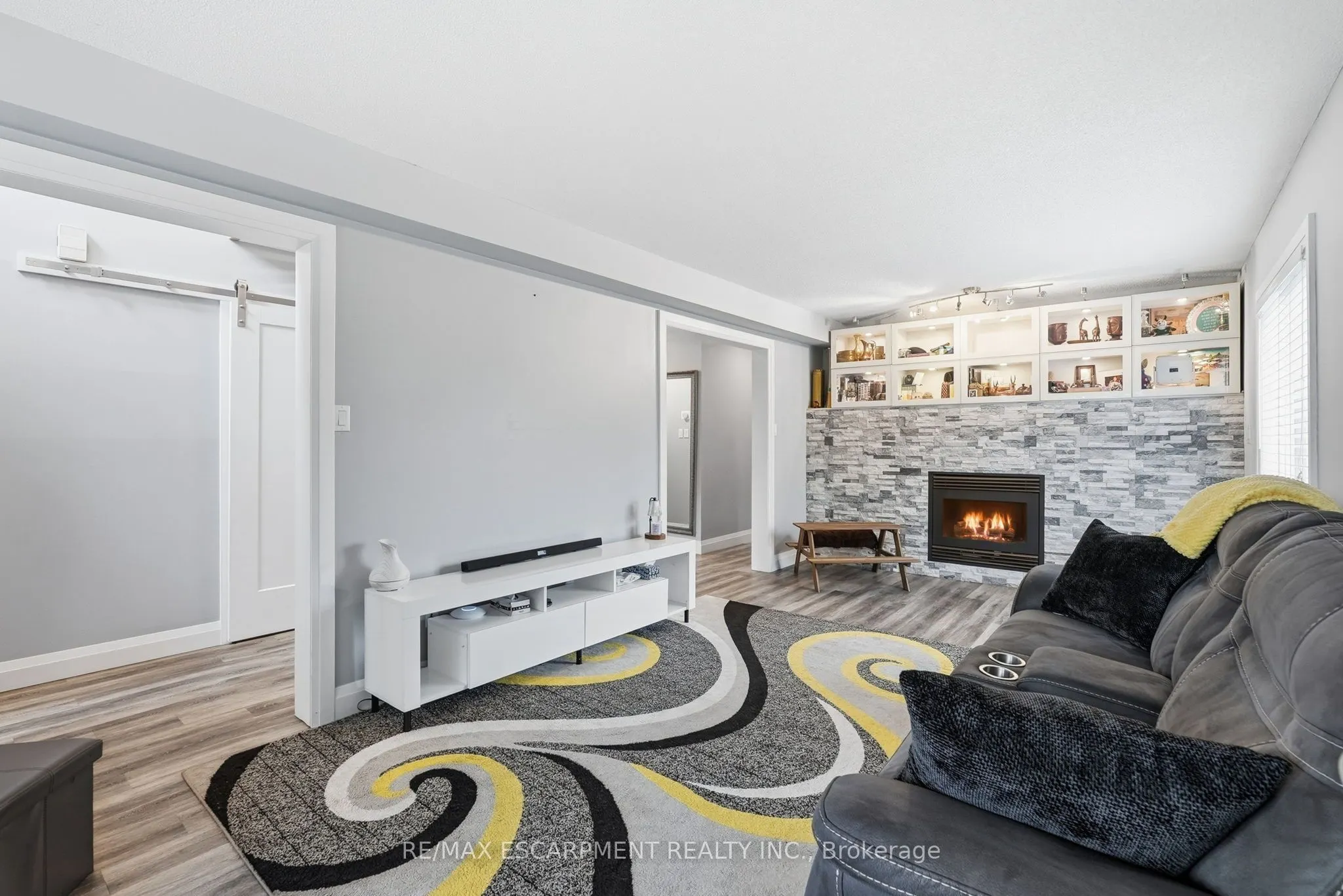 231 PARKSIDE Drive