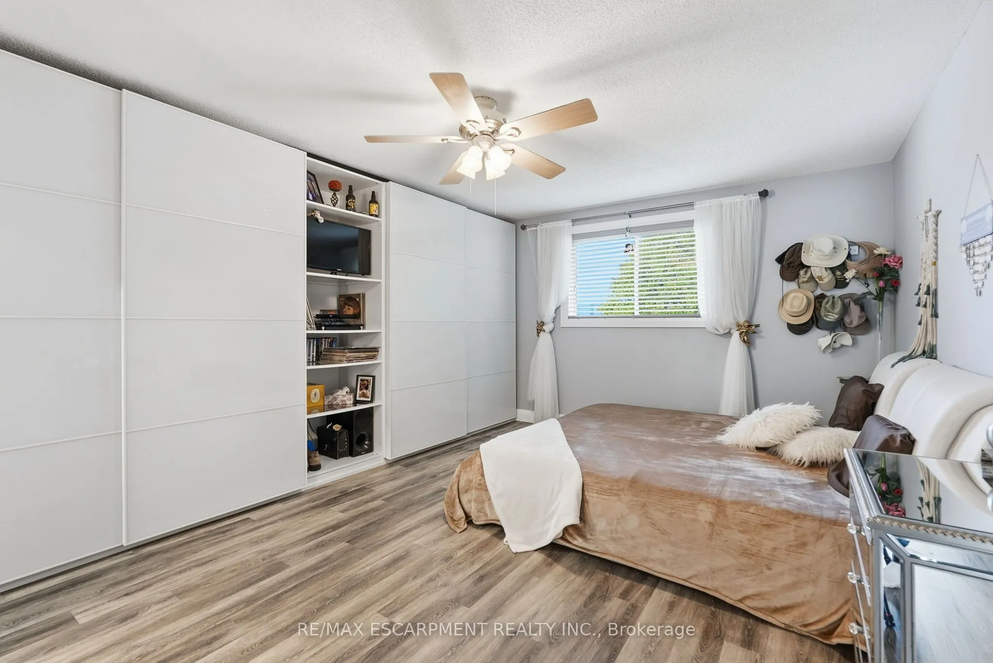 231 PARKSIDE Drive