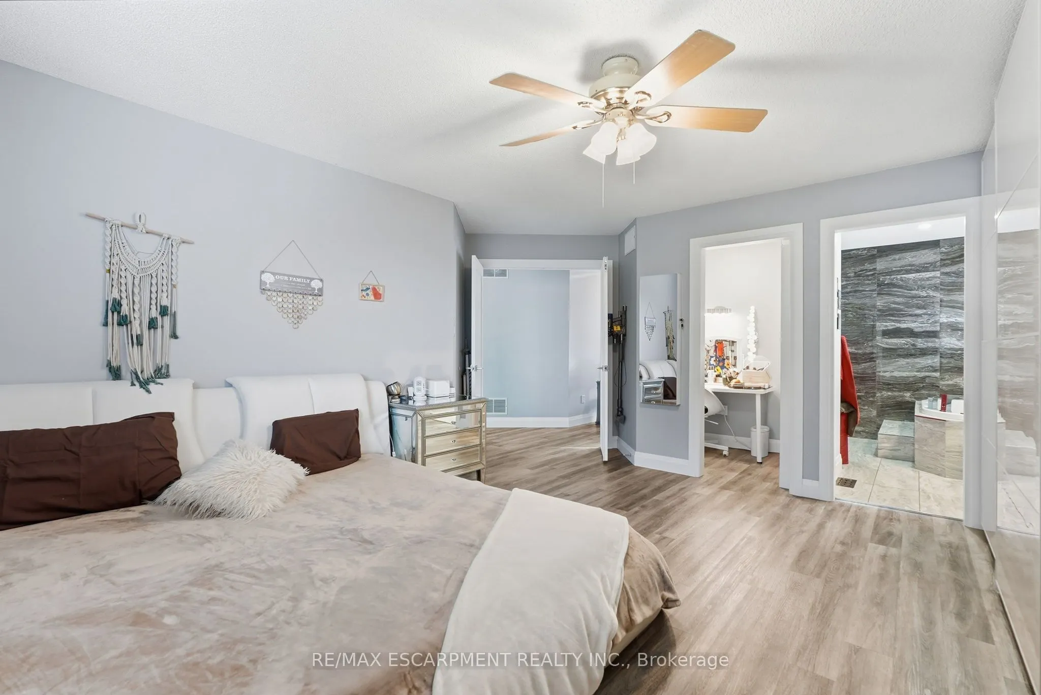 231 PARKSIDE Drive