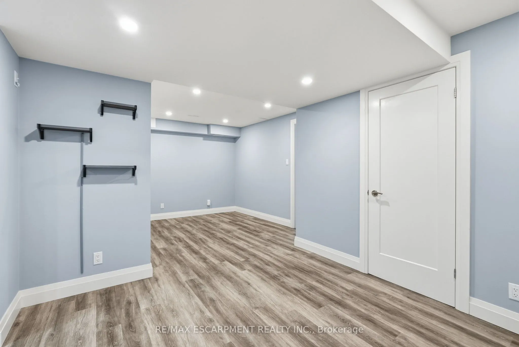 231 PARKSIDE Drive