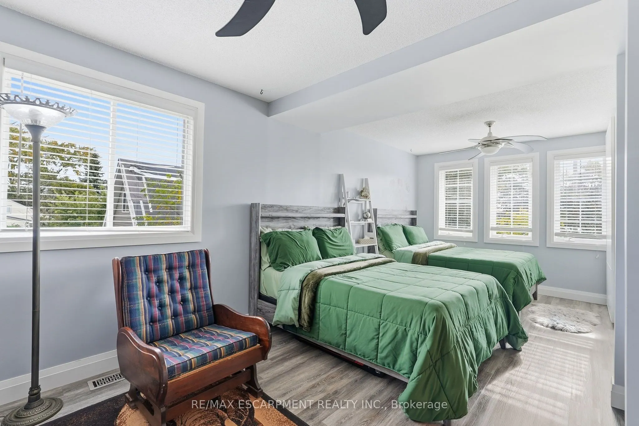 231 PARKSIDE Drive