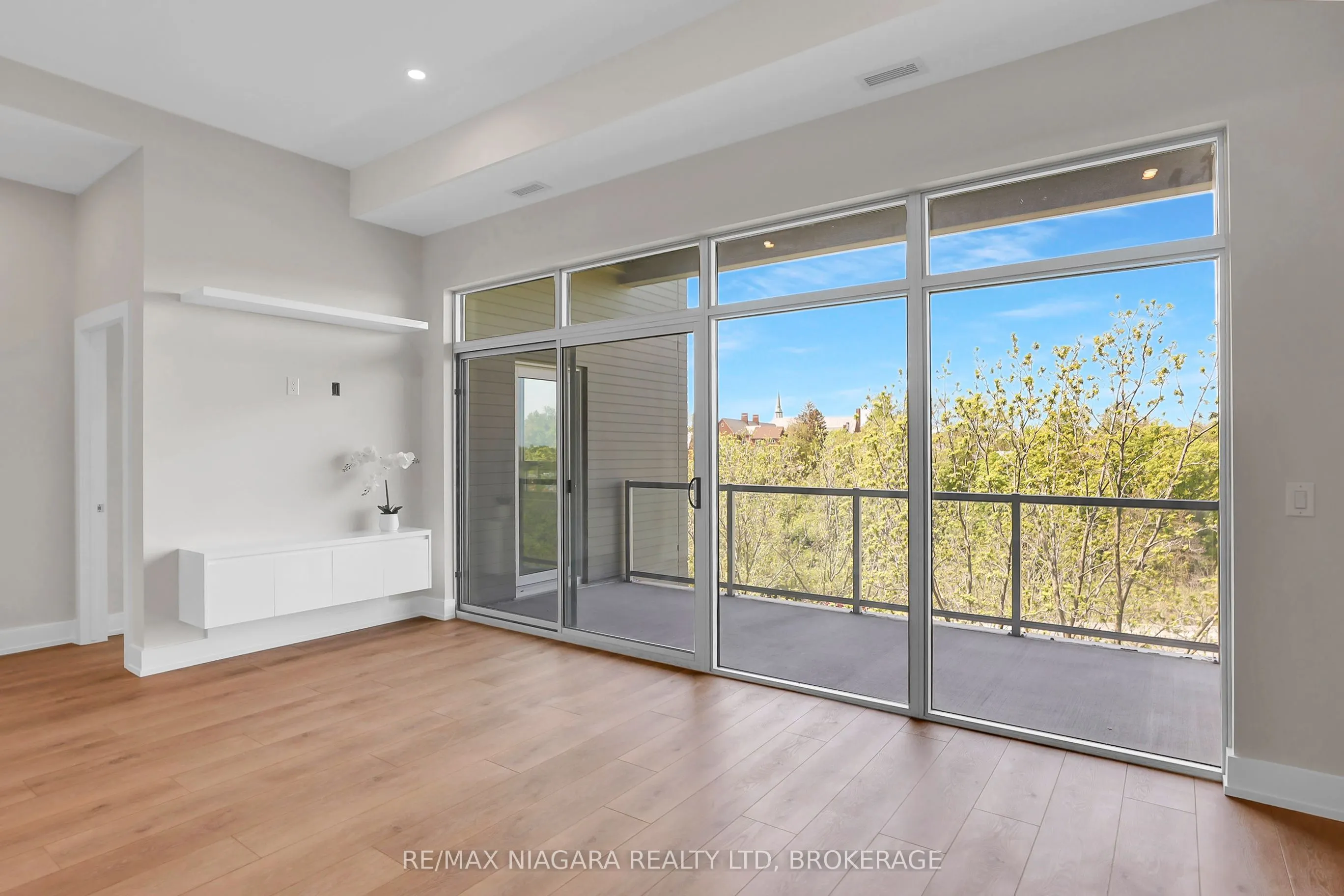 77 Yates Street #505