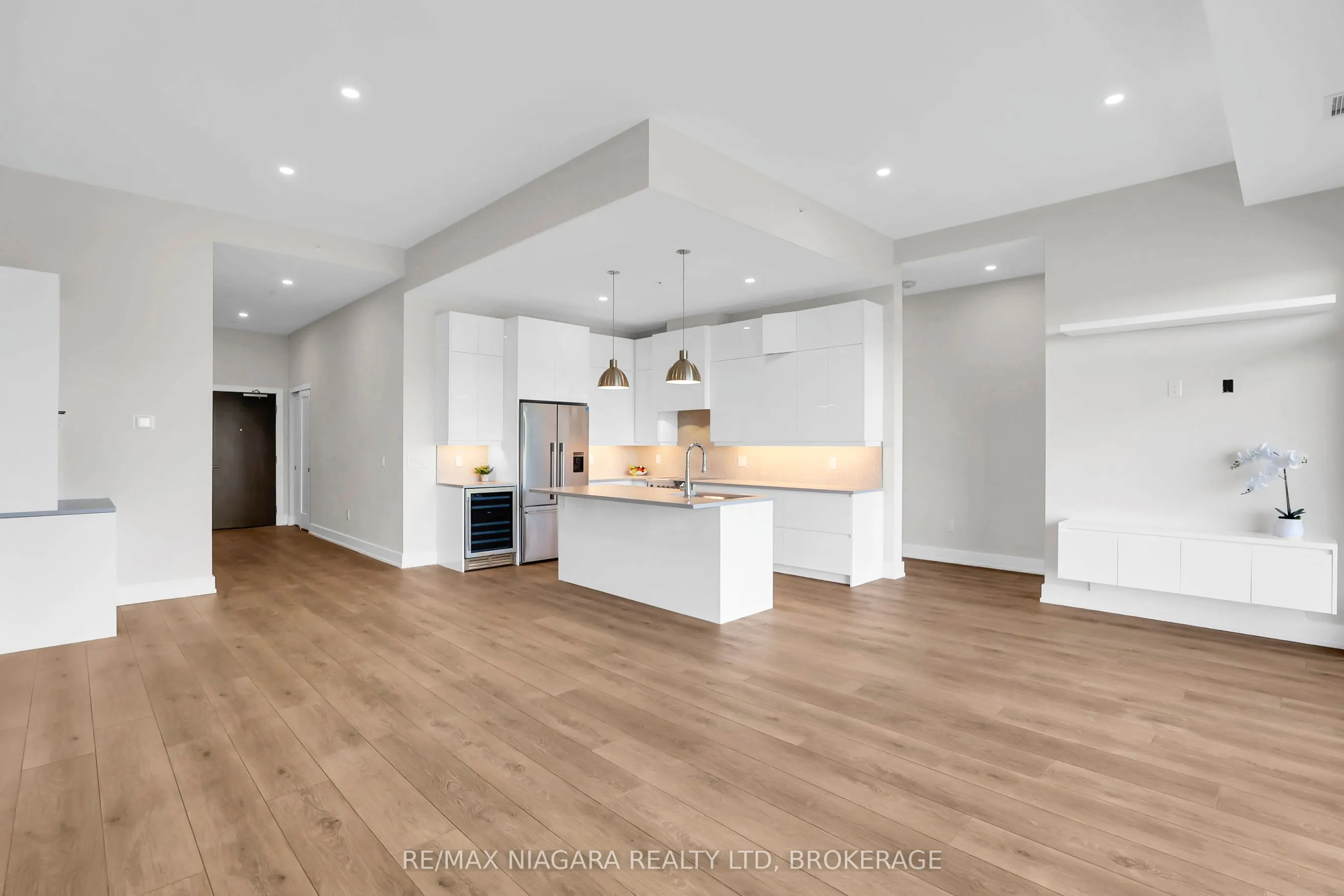 77 Yates Street #505