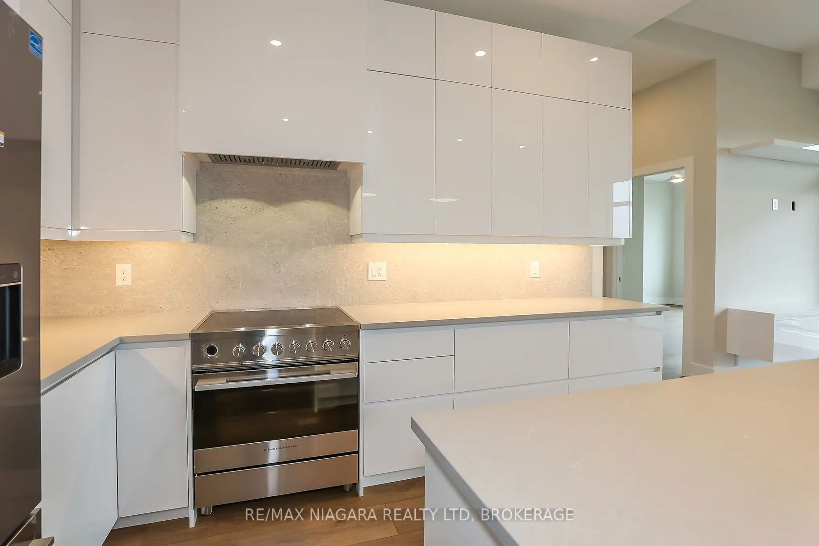 77 Yates Street #505