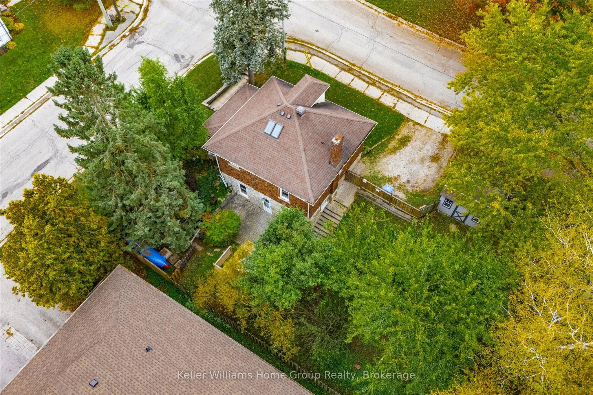 298 Cameron Street N