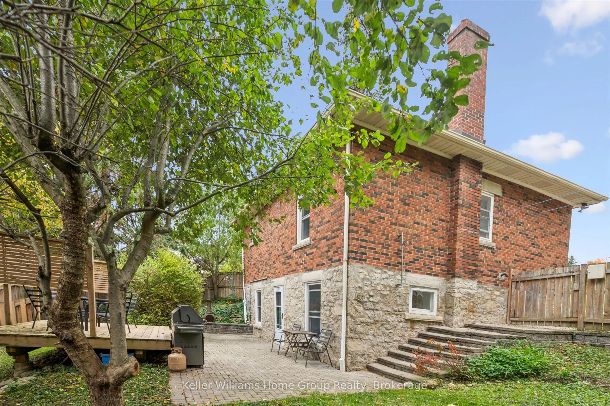 298 Cameron Street N