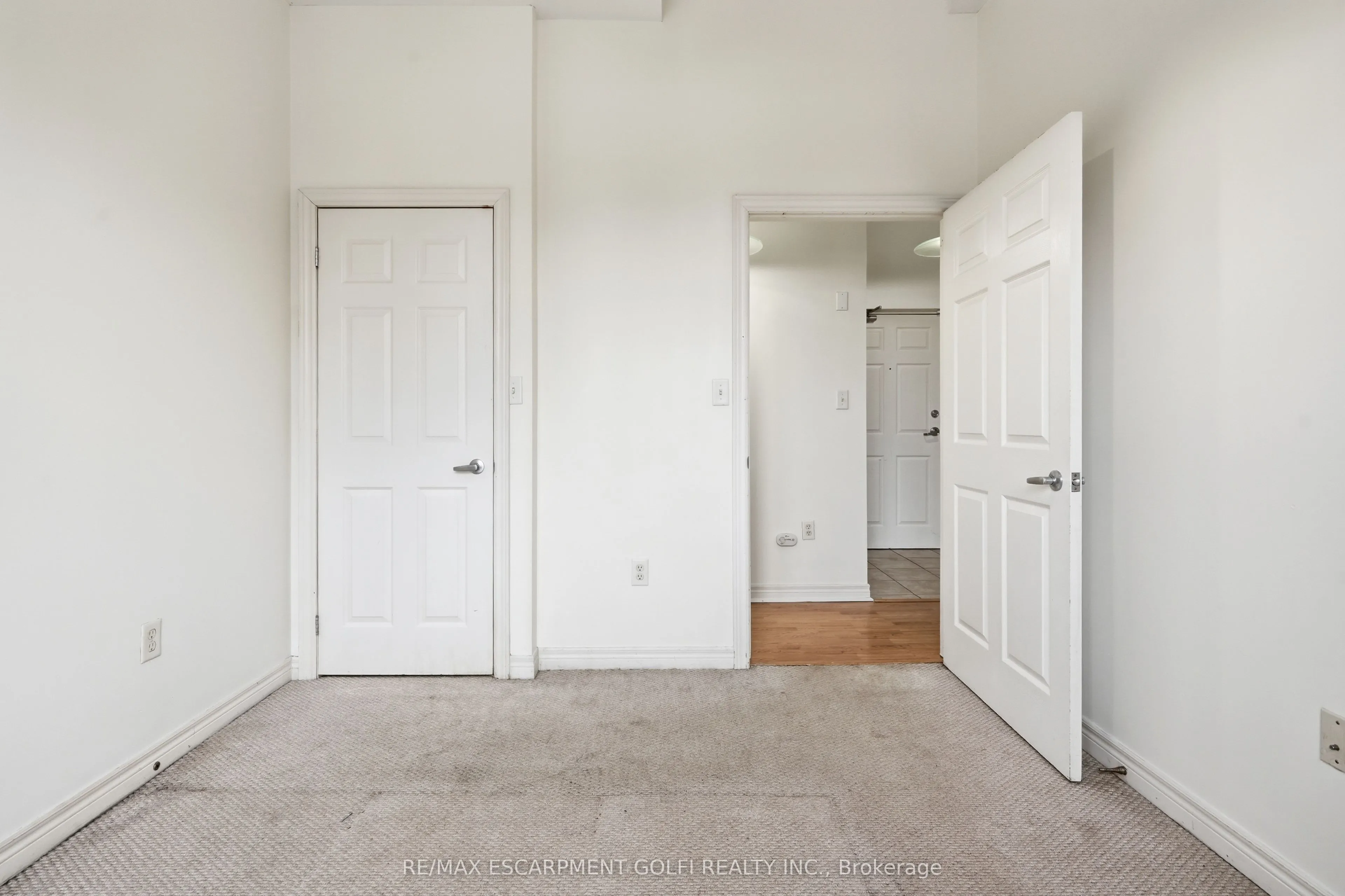 6365 Drummond Road #105