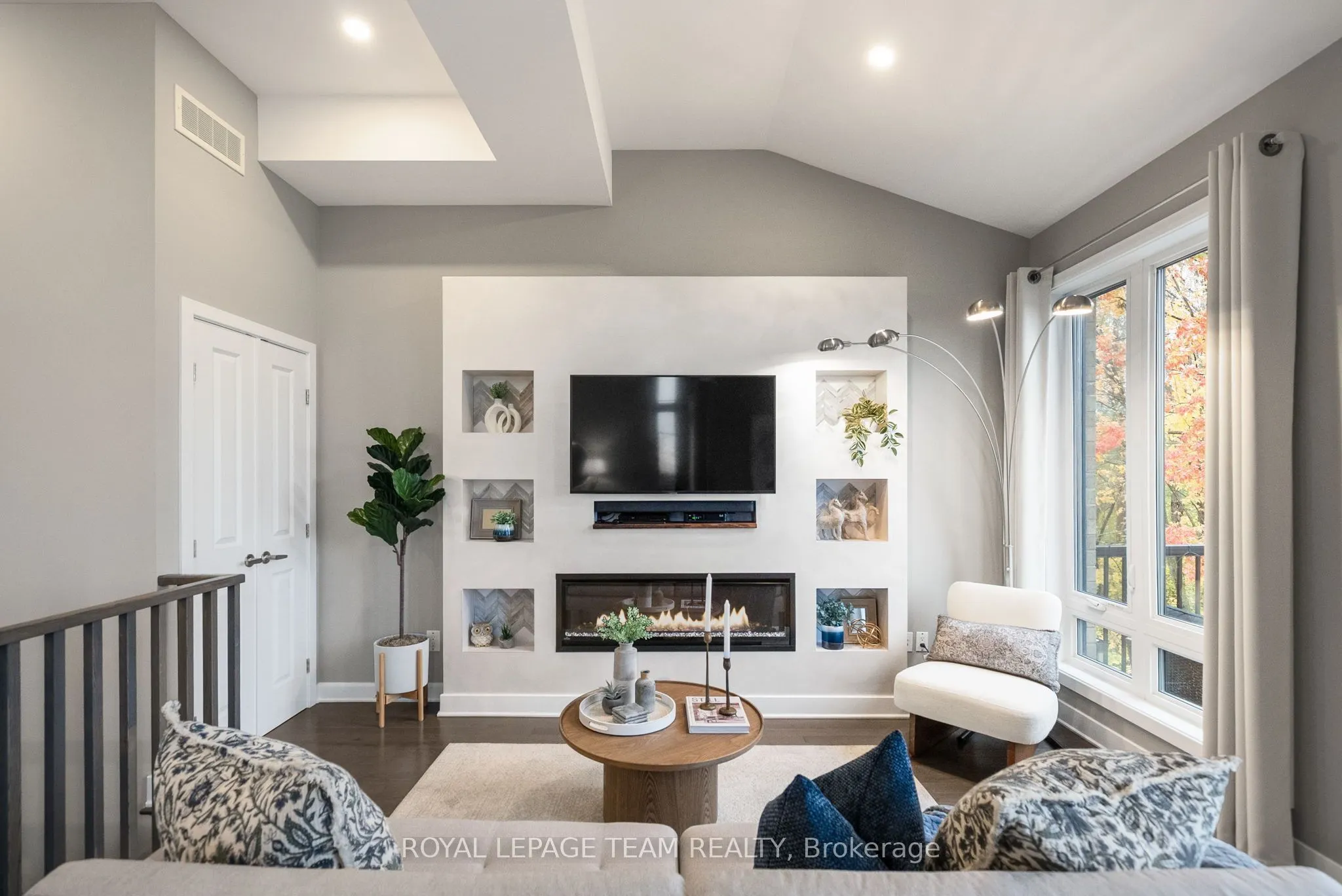550 Crescendo Private #26