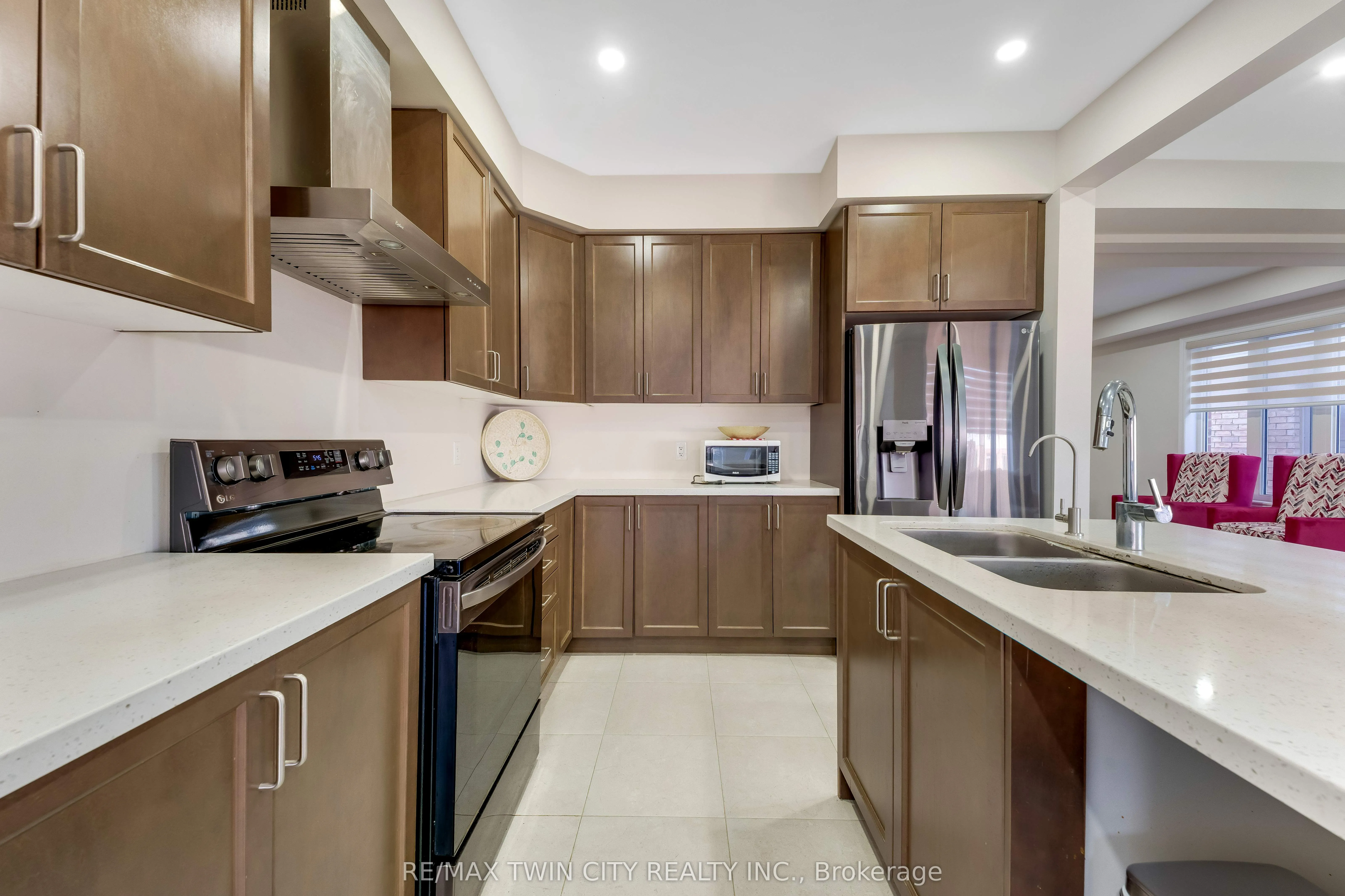 106 HALDIMAND Street