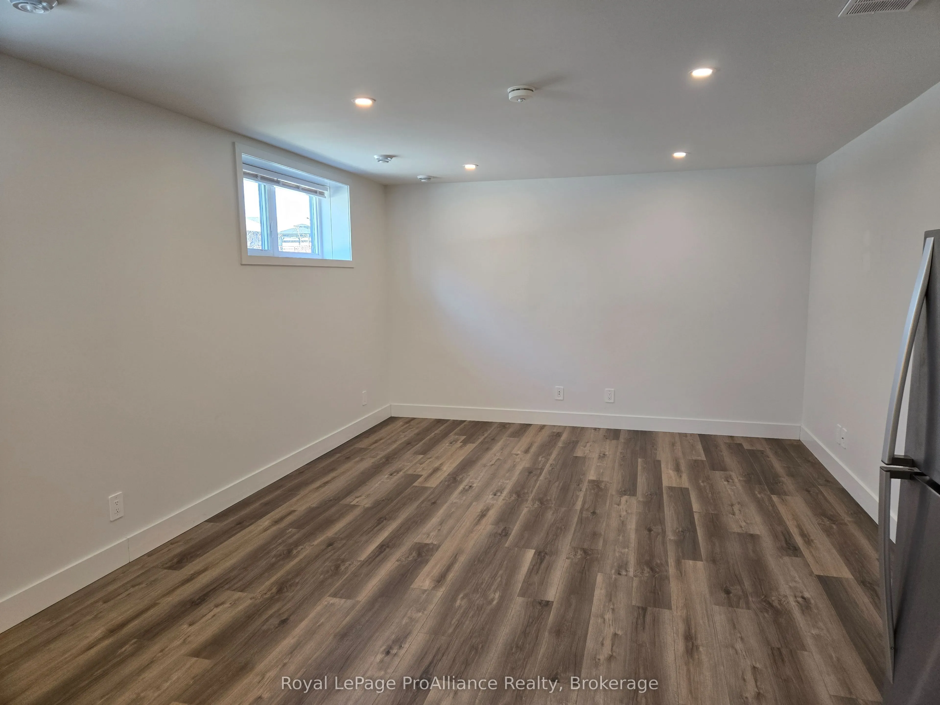 8 Aldersgate Drive #B