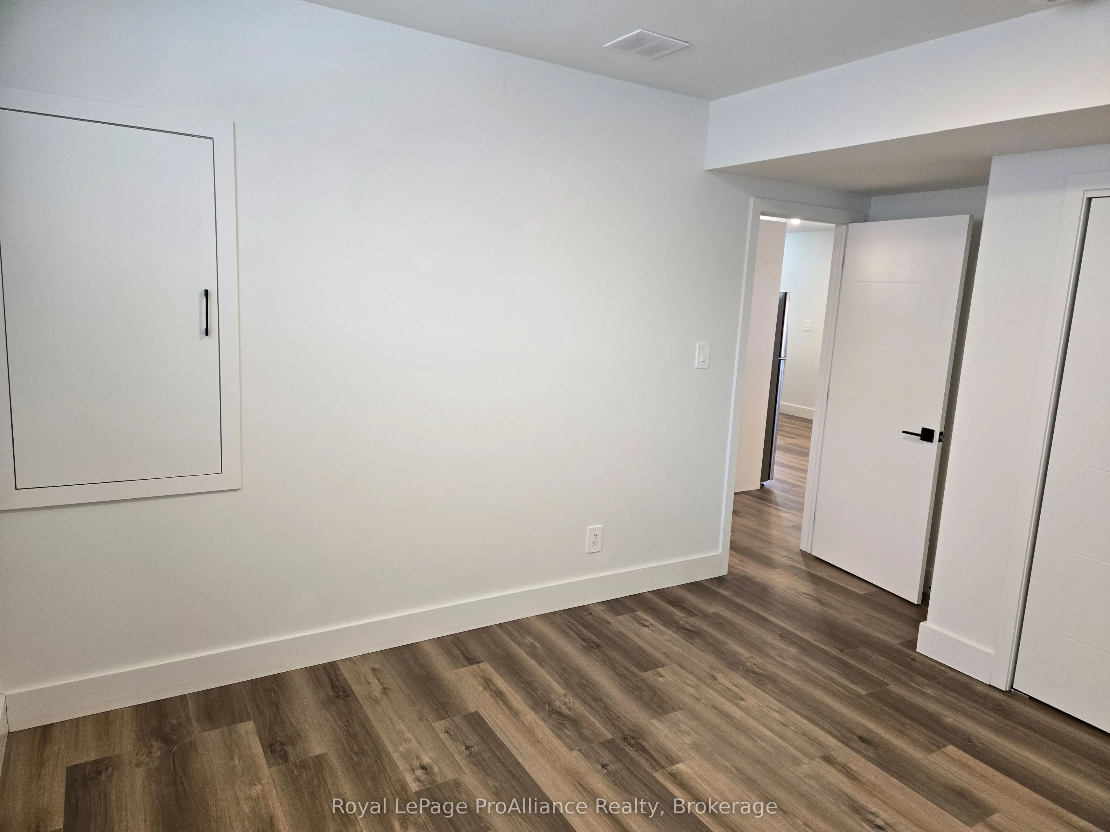 8 Aldersgate Drive #B