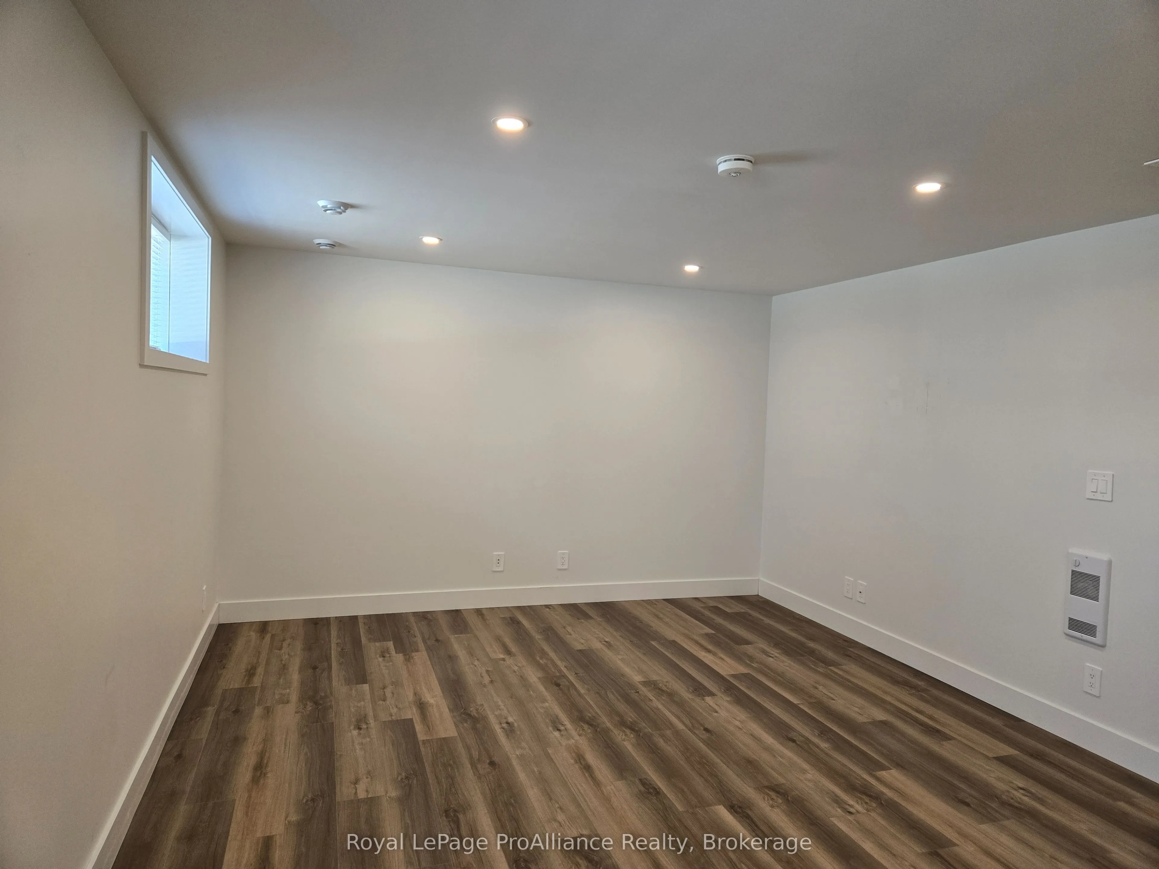 8 Aldersgate Drive #B