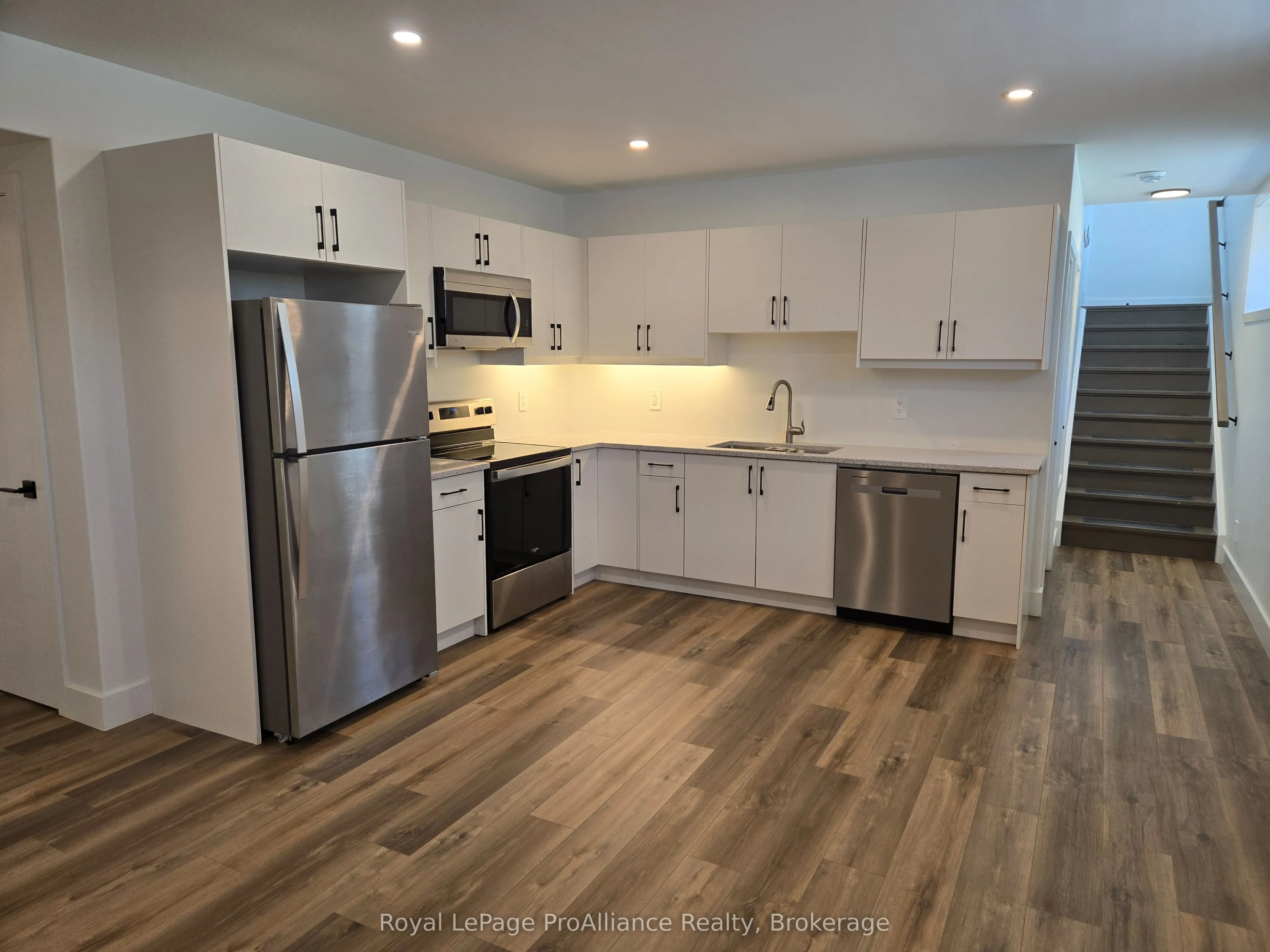 8 Aldersgate Drive #B