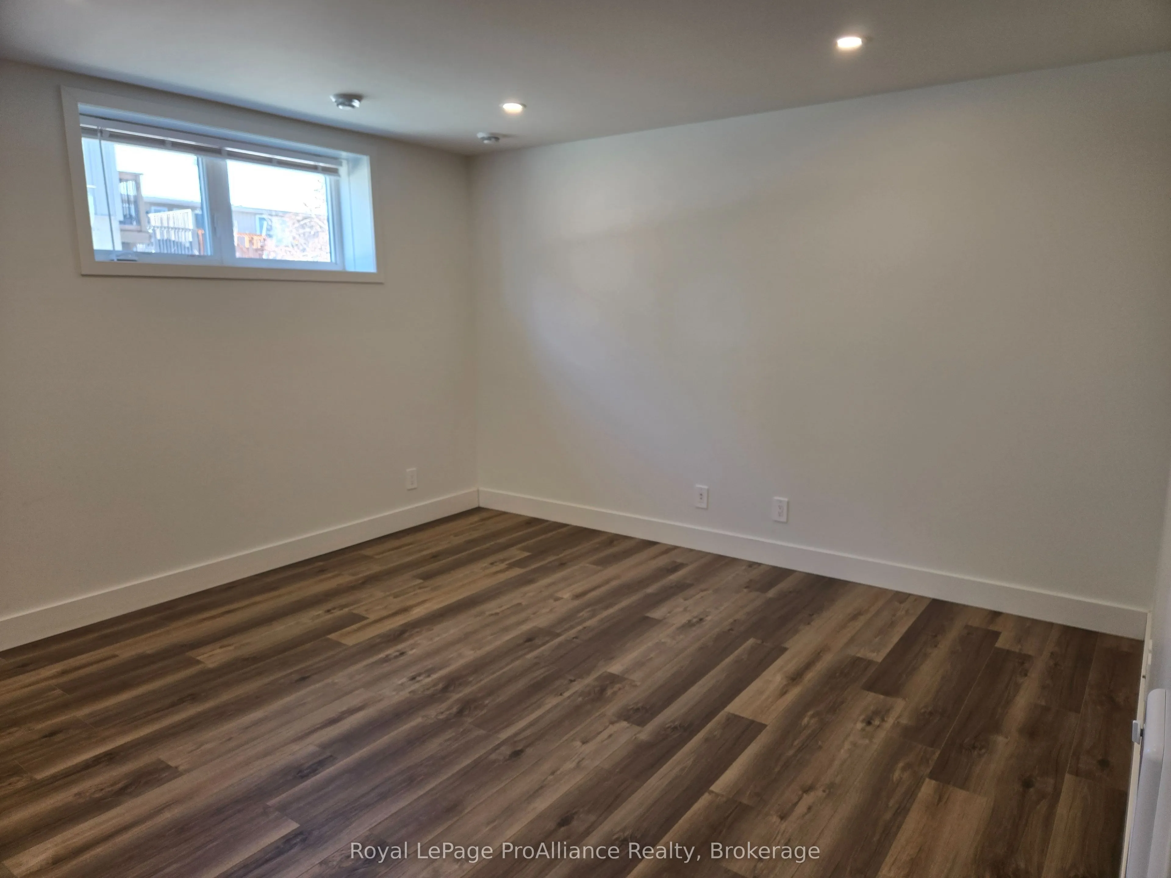 8 Aldersgate Drive #B