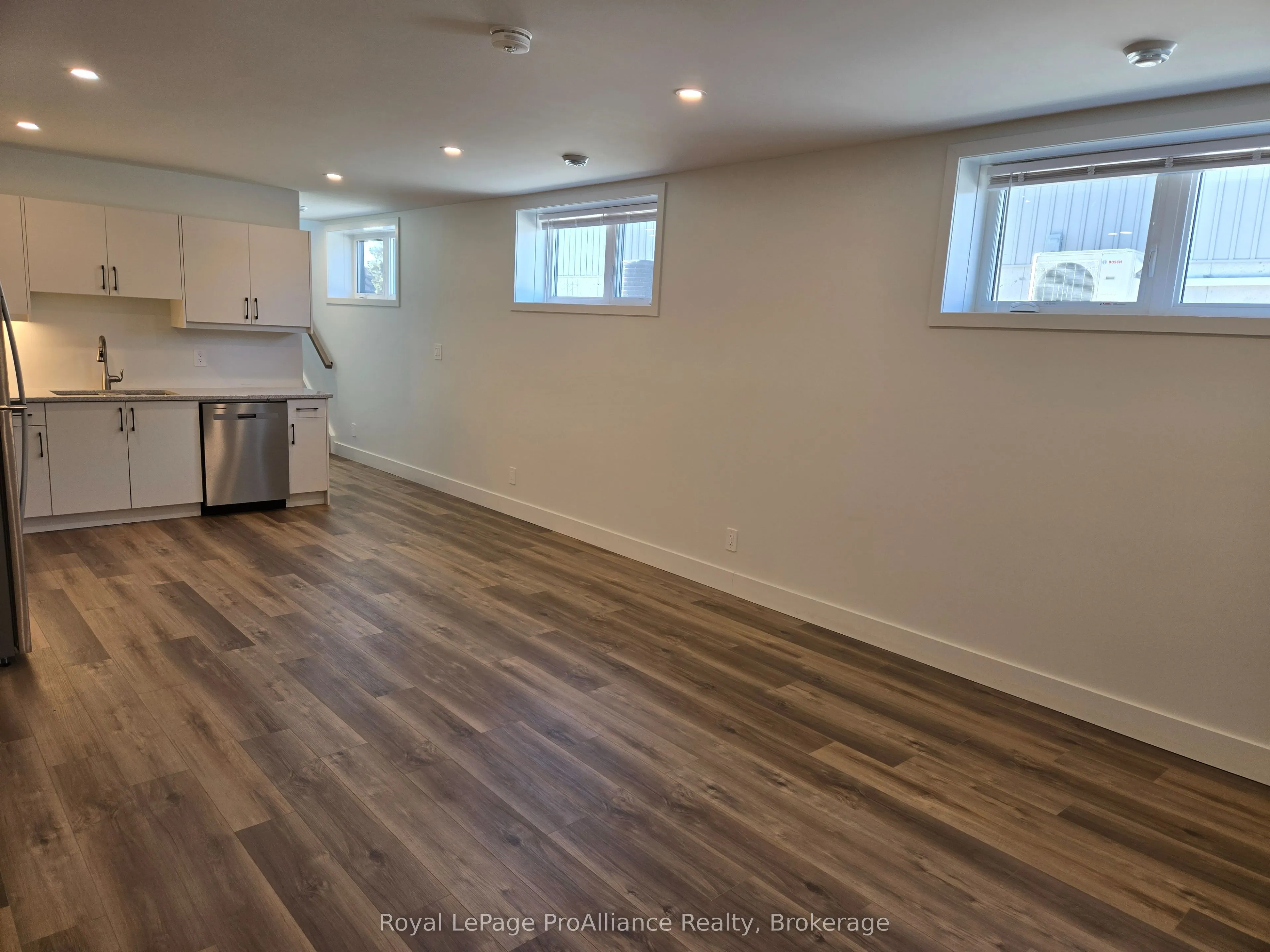 8 Aldersgate Drive #B