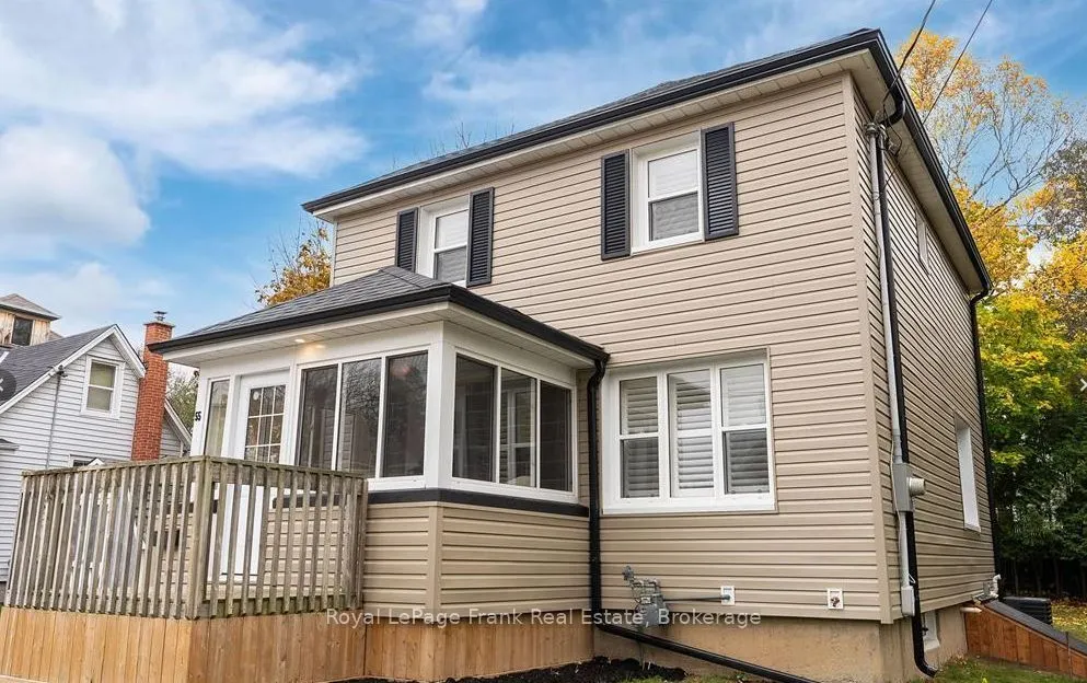 55 ELLEN Street