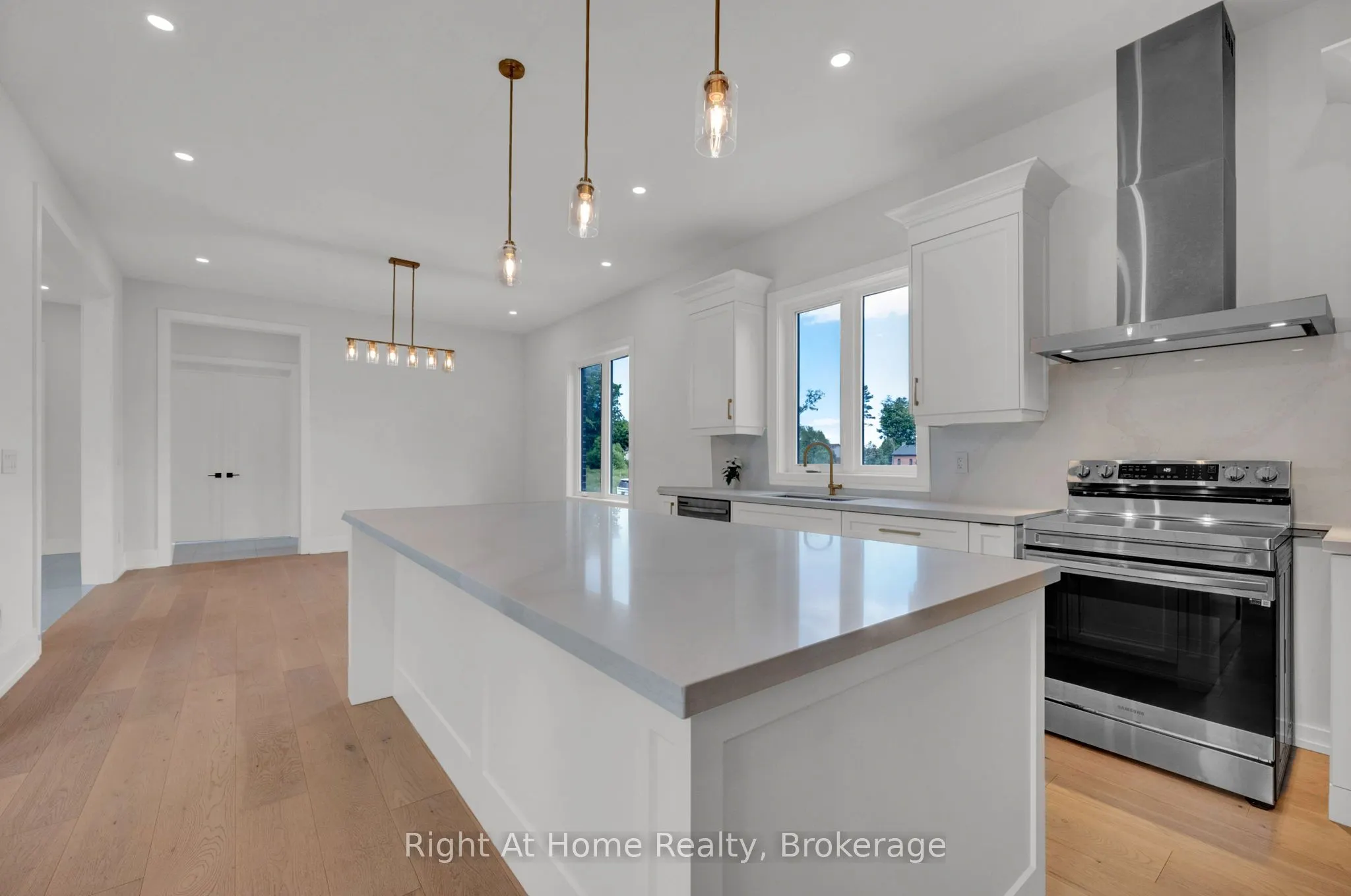 213 Suzanne Mess Boulevard