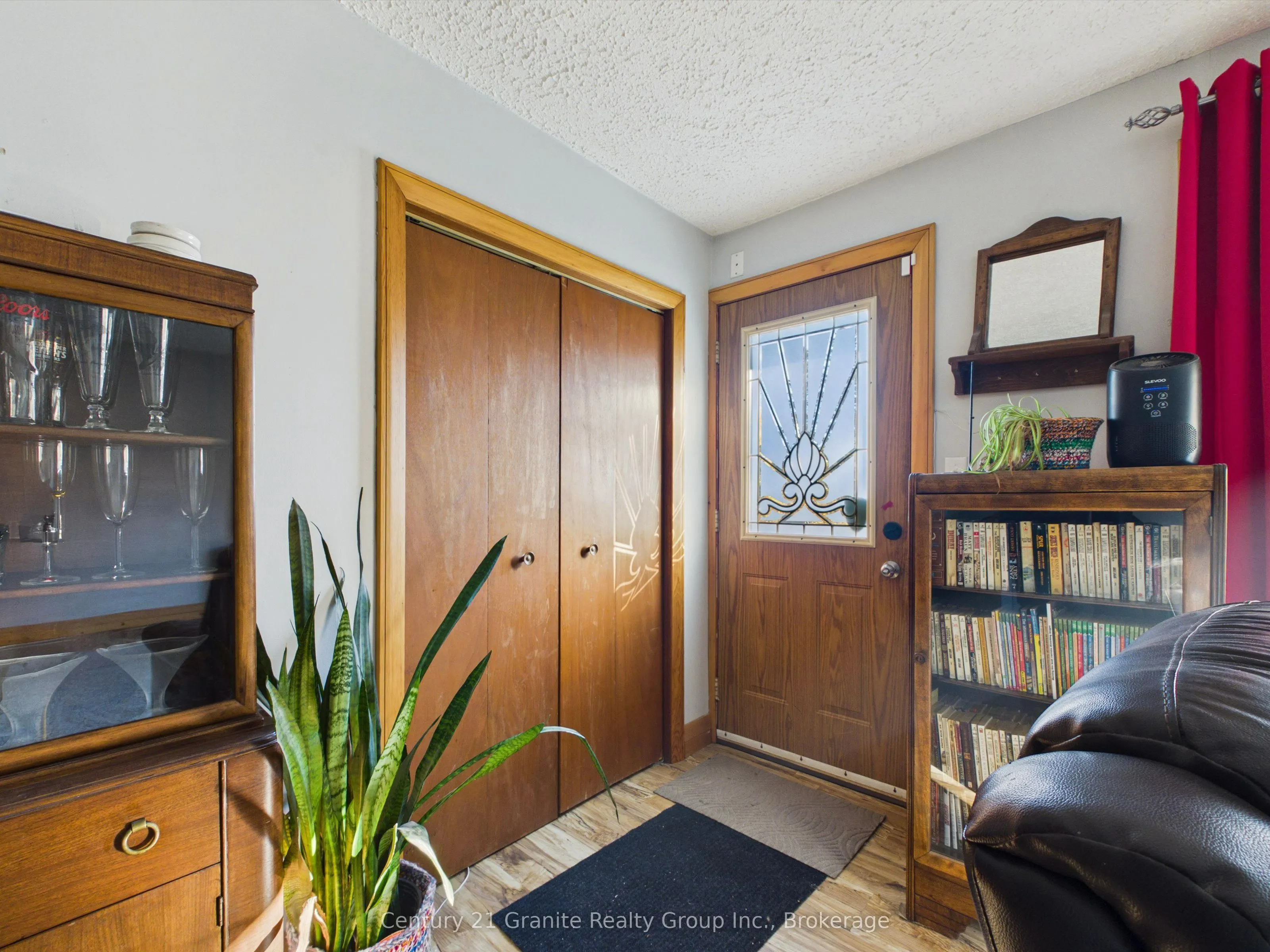 1060 Lees Road