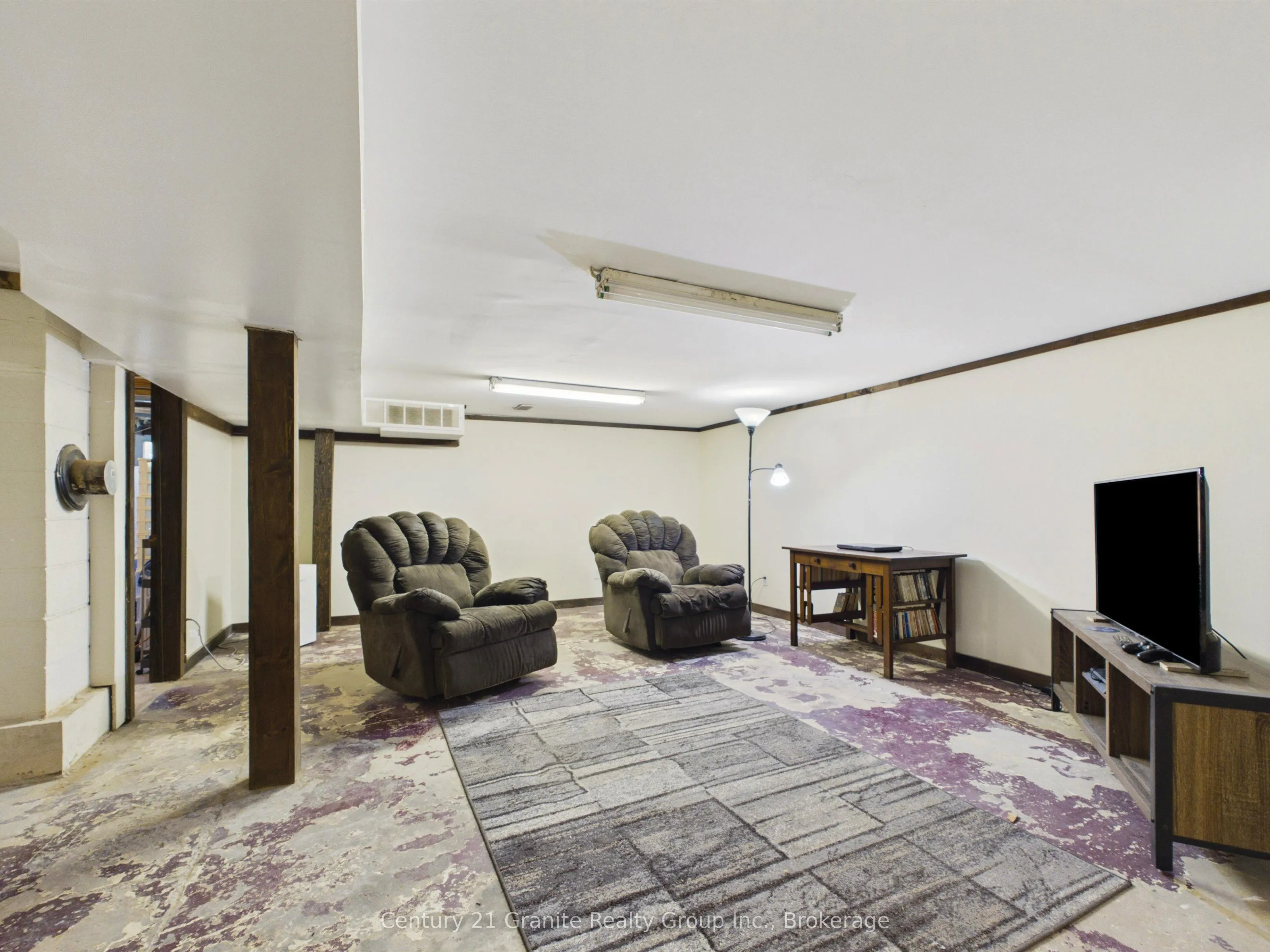 1060 Lees Road