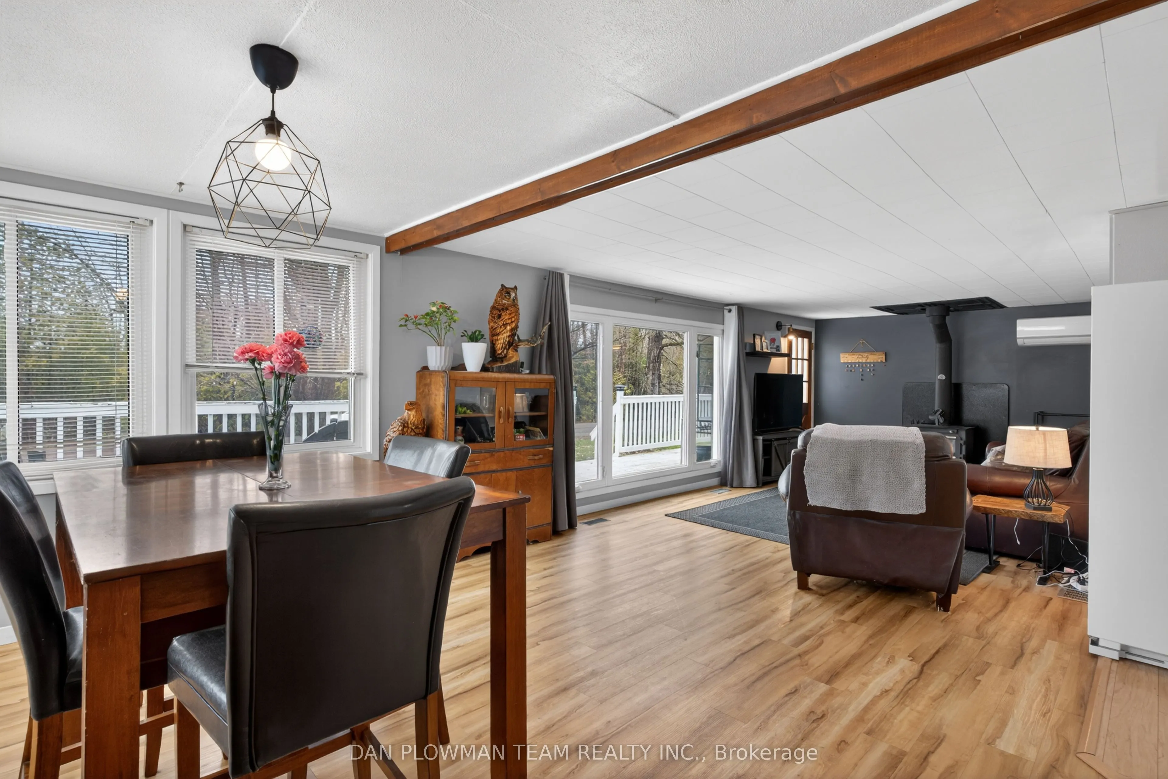 1545 Westview Crescent