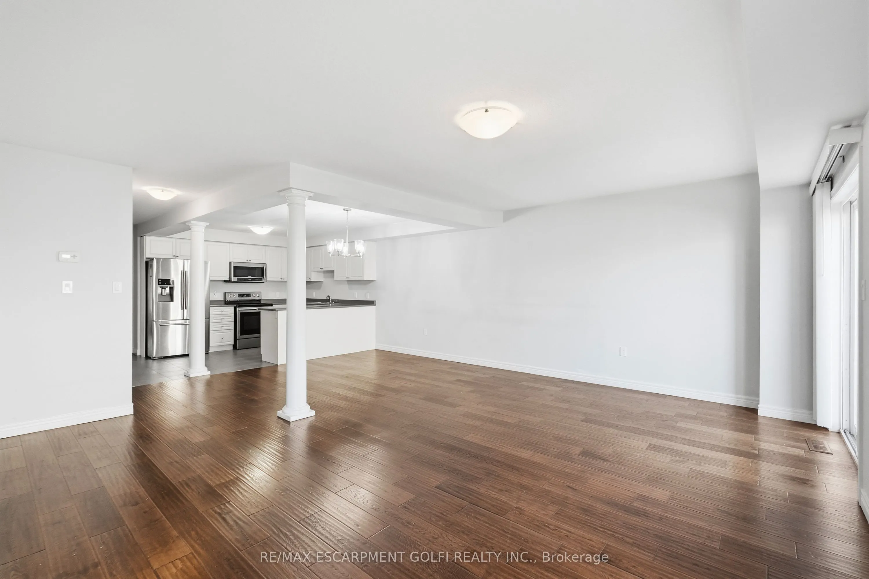 82 Charleswood Crescent