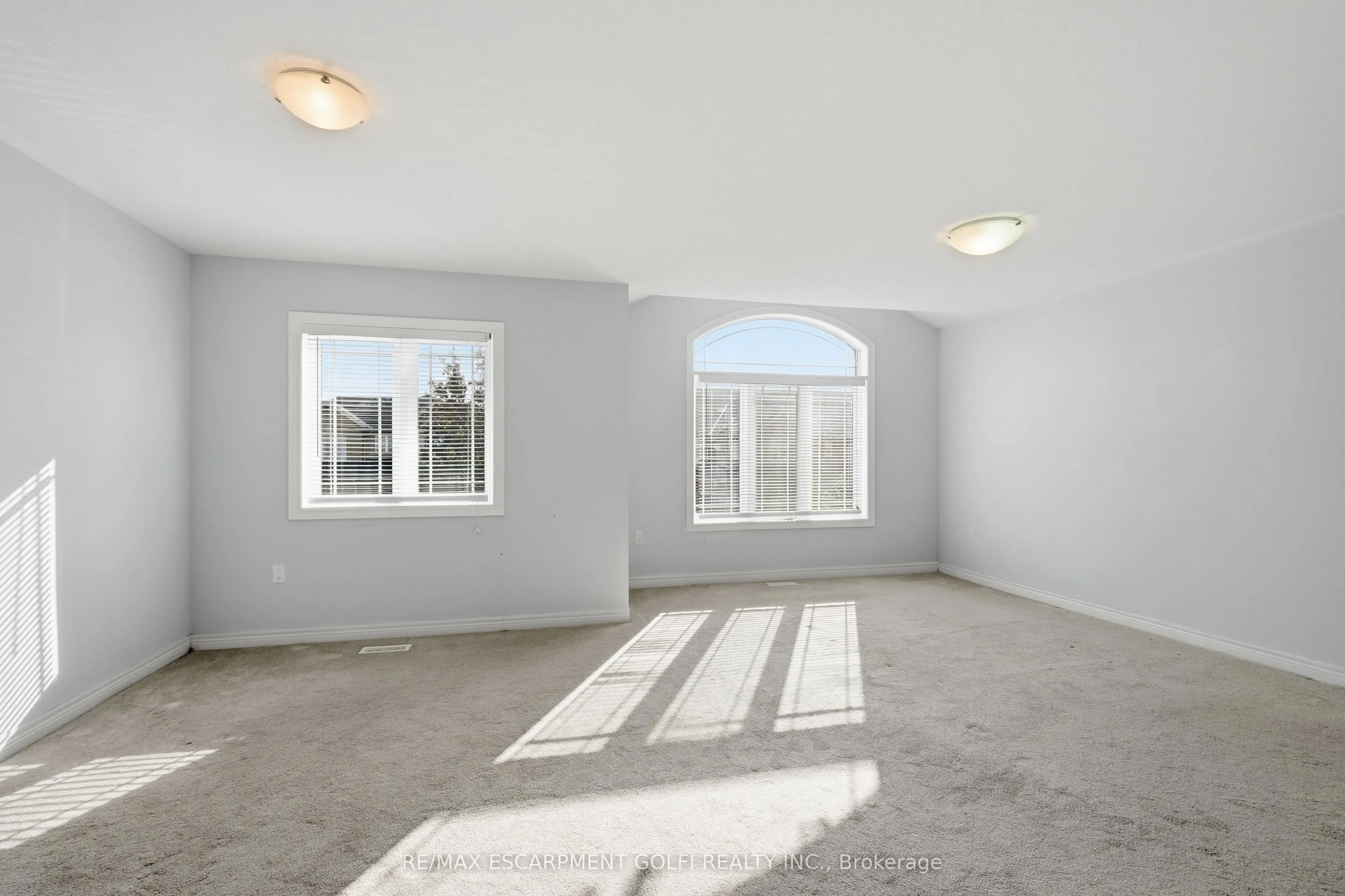 82 Charleswood Crescent