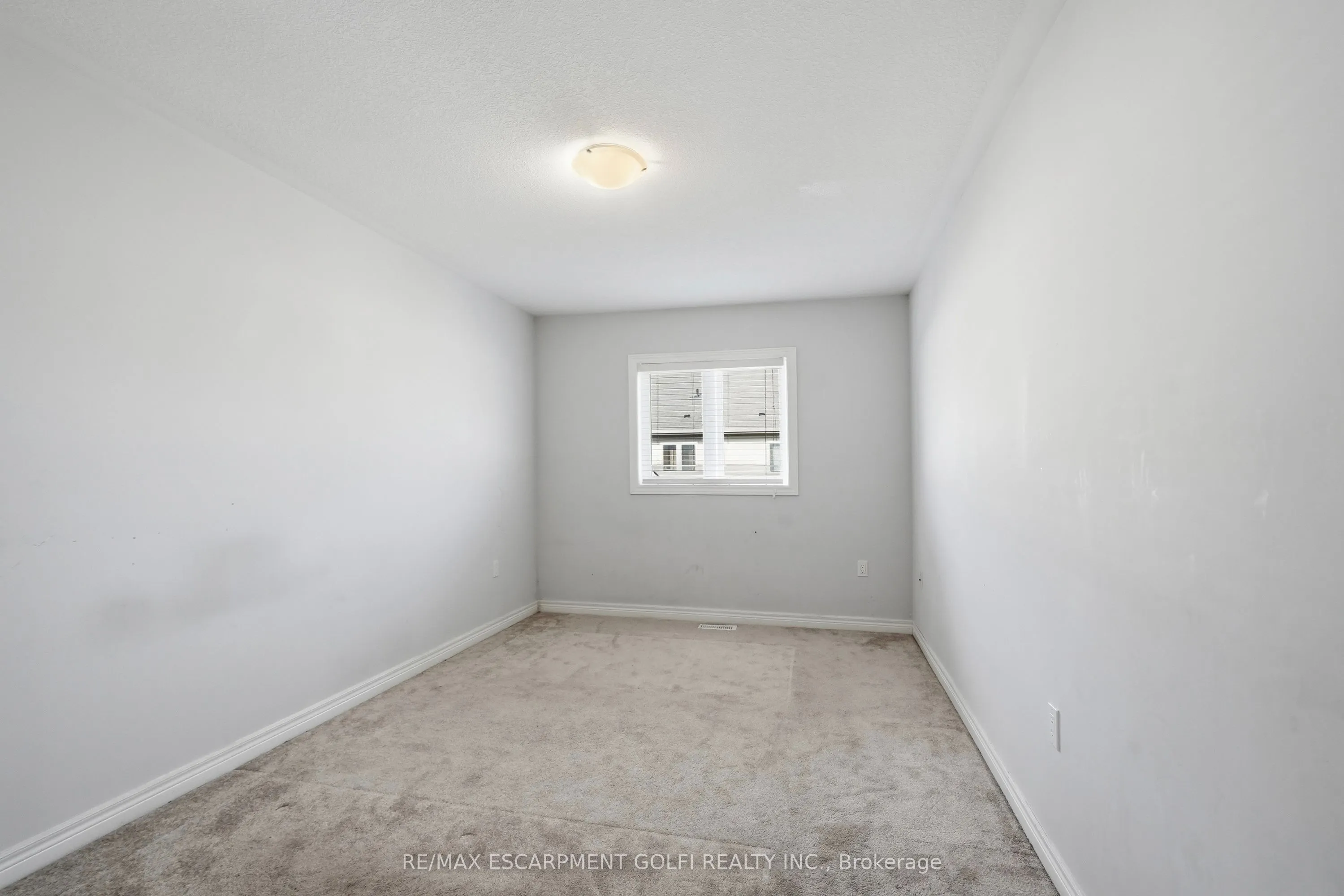82 Charleswood Crescent