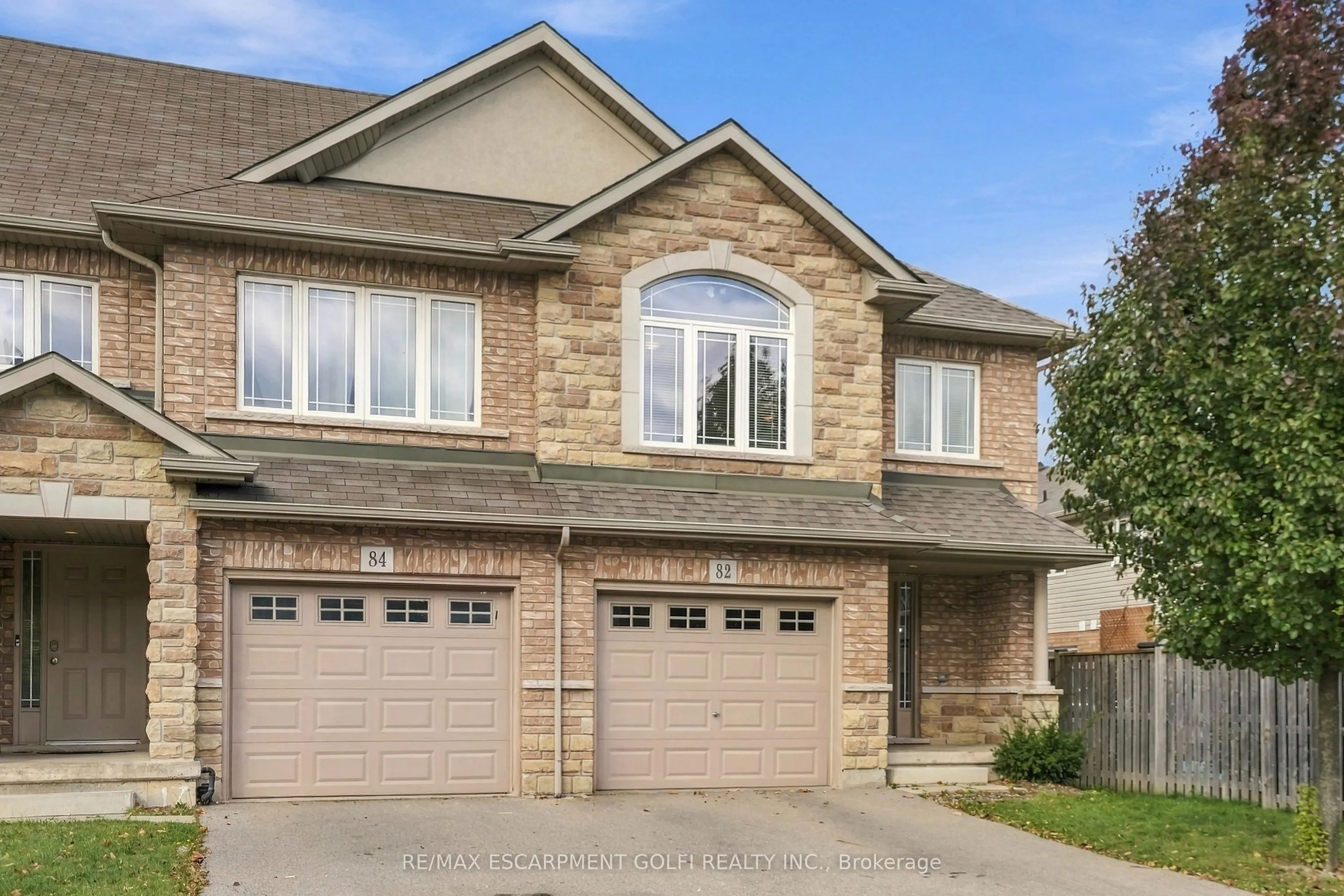 82 Charleswood Crescent