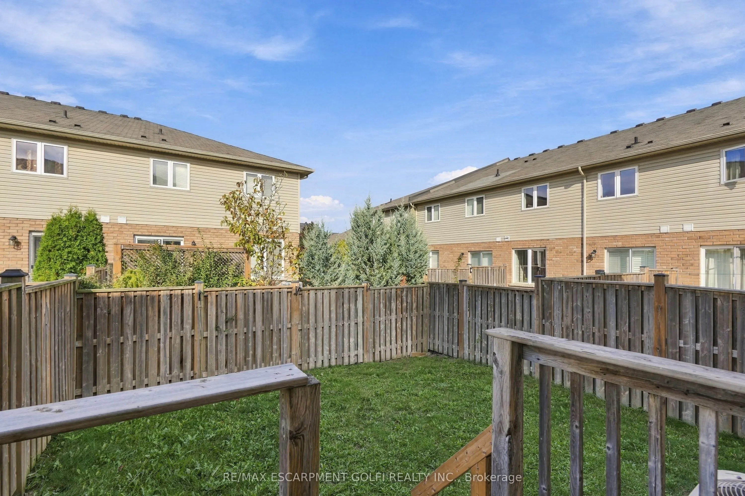 82 Charleswood Crescent