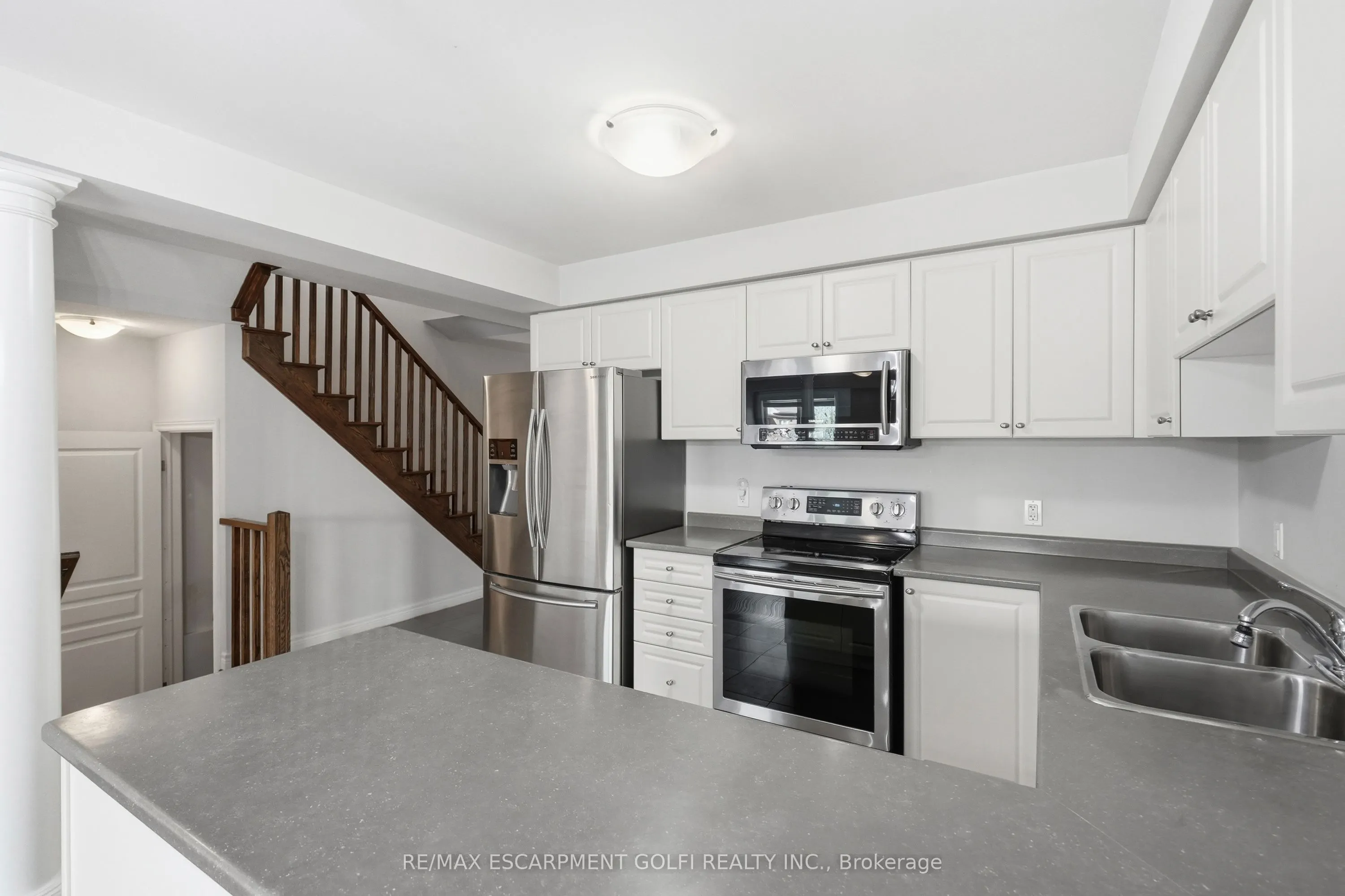 82 Charleswood Crescent